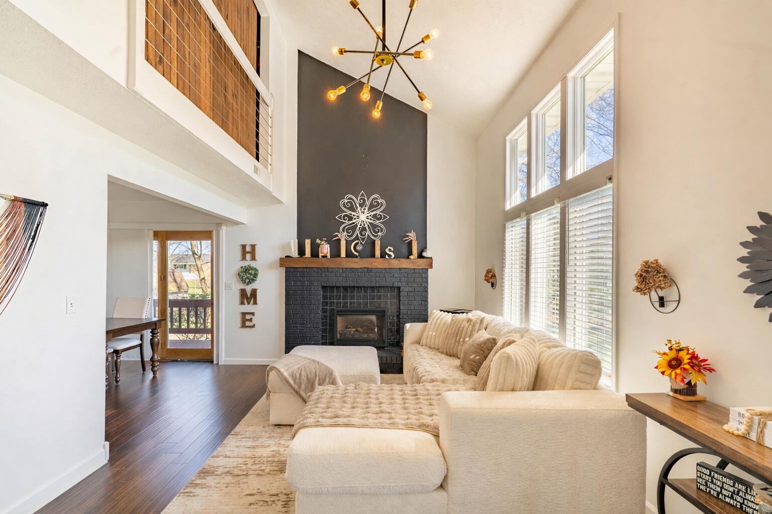 607 Weatherwood Lane, Valparaiso, IN 46383; Image #2