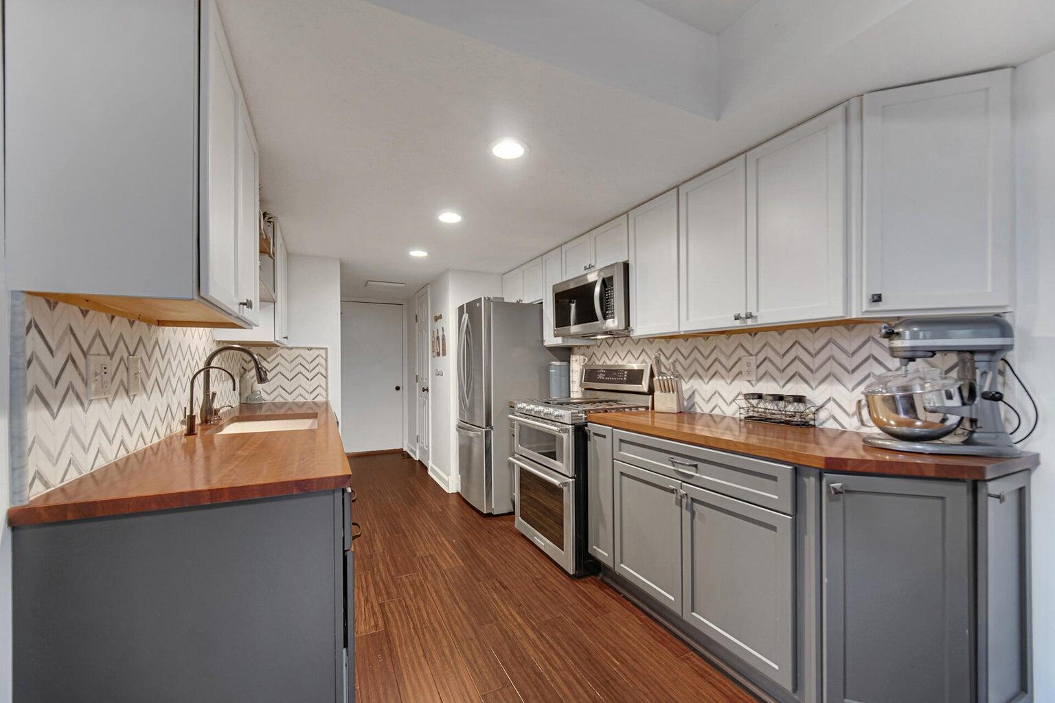 607 Weatherwood Lane, Valparaiso, IN 46383; Image #7