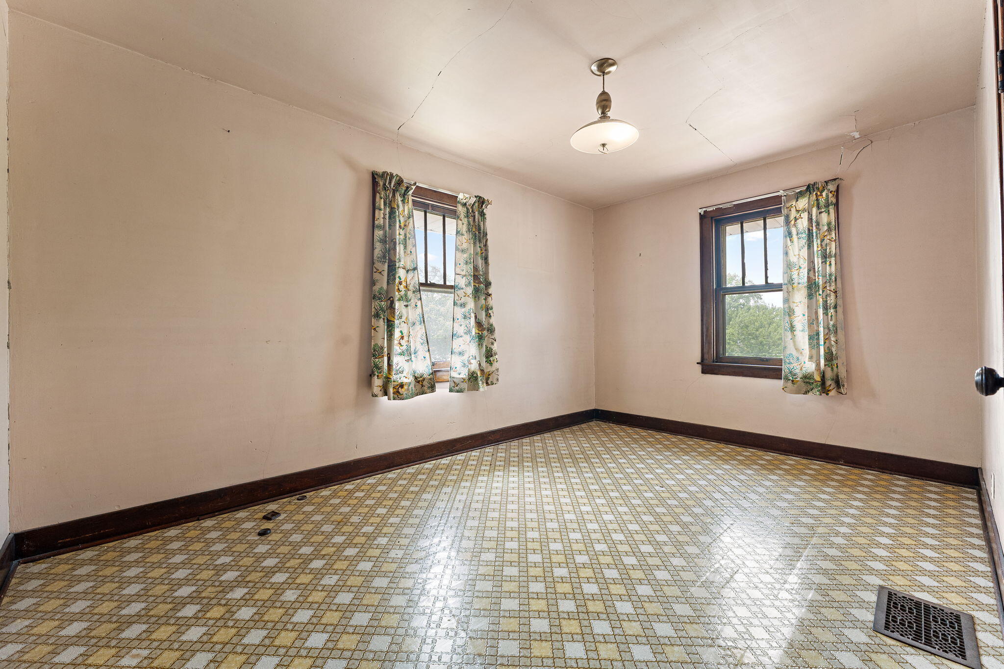 214 Center Street, Valparaiso, IN 46385; Image #9