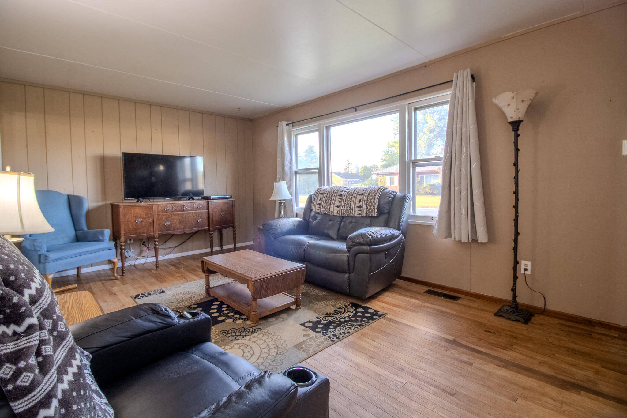 105 W Green Street, San Pierre, IN 46374; Image #2