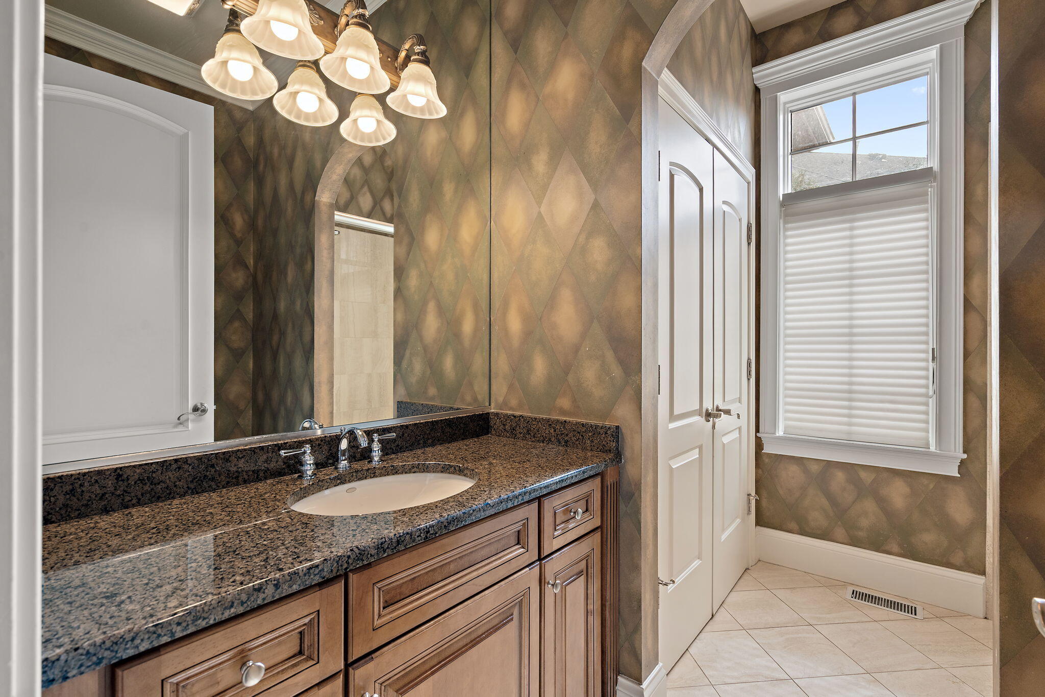 10224 Cherrywood Lane, Munster, IN 46321; Image #50