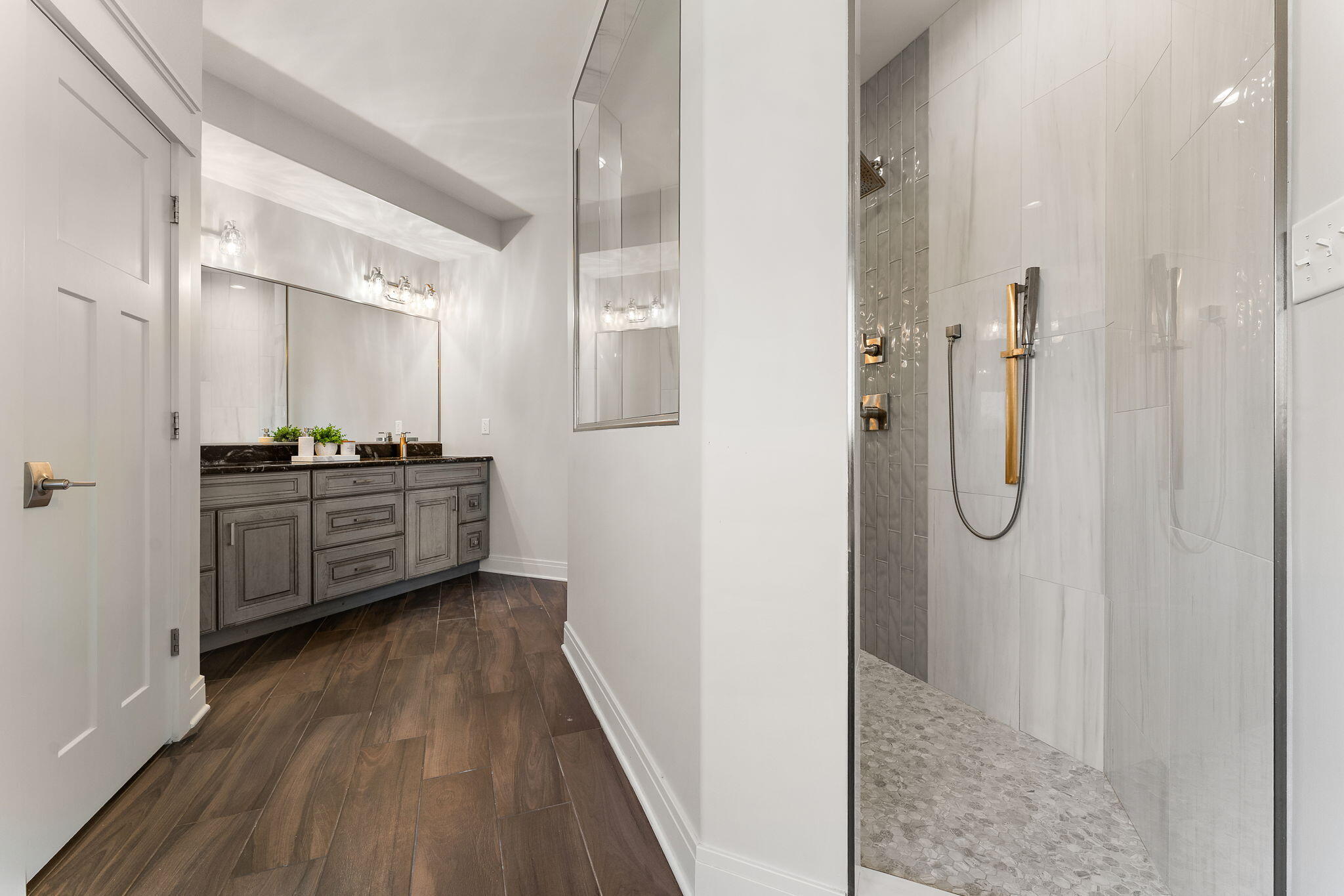 359 W Sandhurst Drive, Valparaiso, IN 46385; Image #17