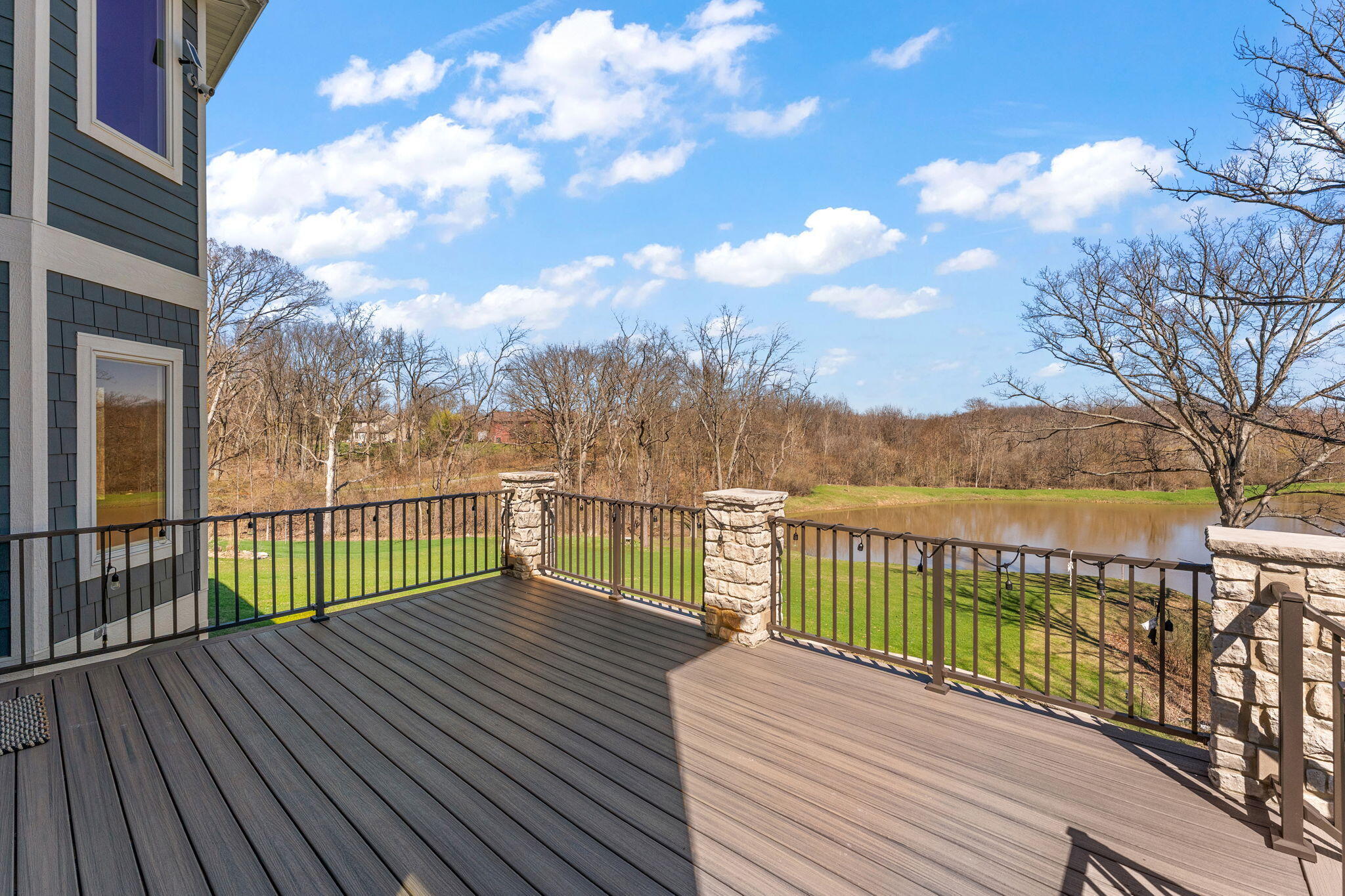 359 W Sandhurst Drive, Valparaiso, IN 46385; Image #3