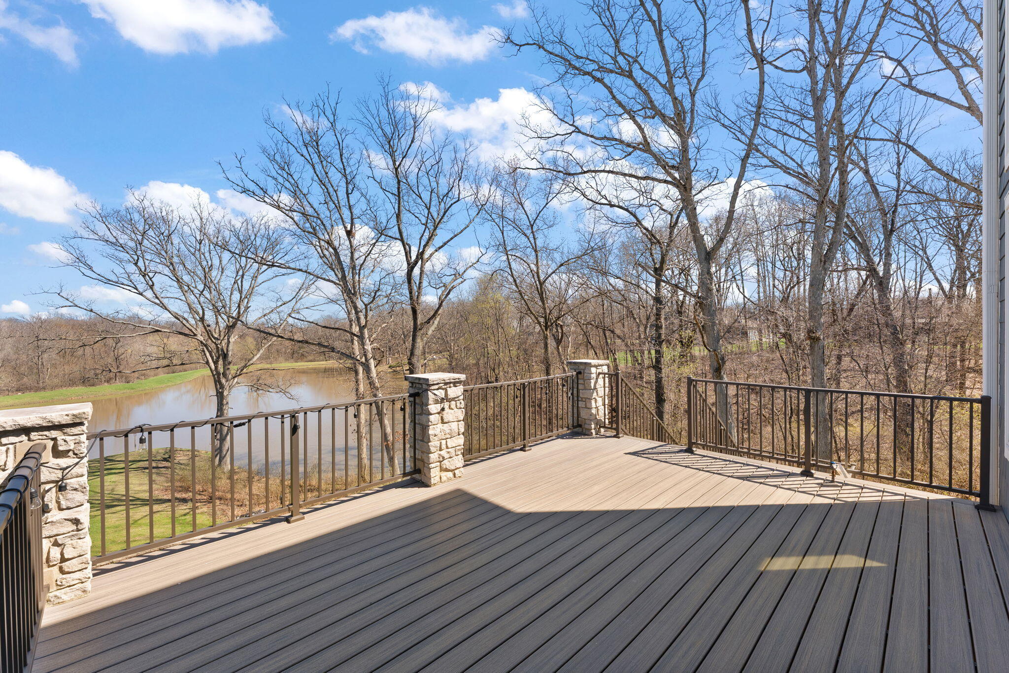 359 W Sandhurst Drive, Valparaiso, IN 46385; Image #37