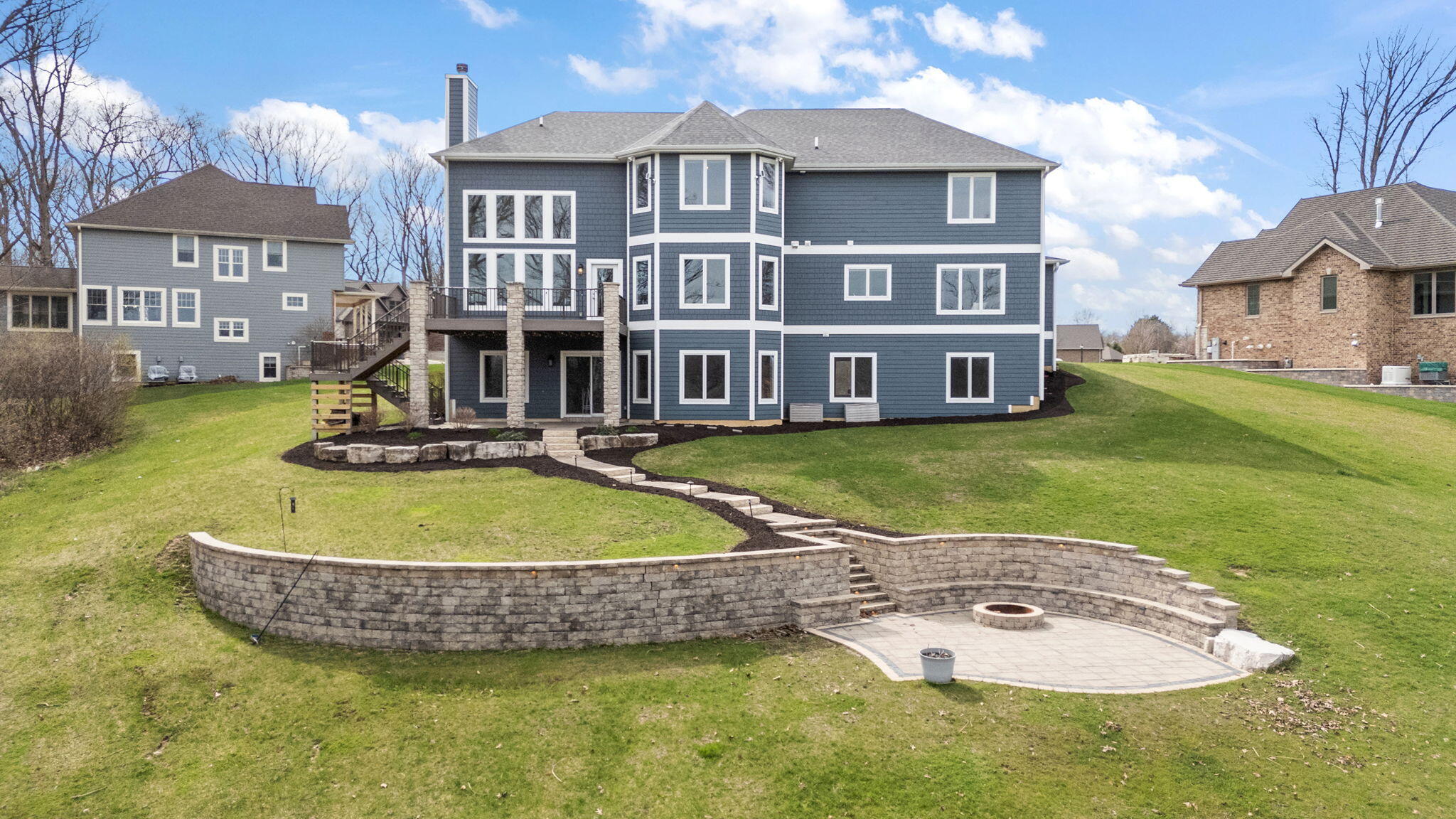 359 W Sandhurst Drive, Valparaiso, IN 46385; Image #4