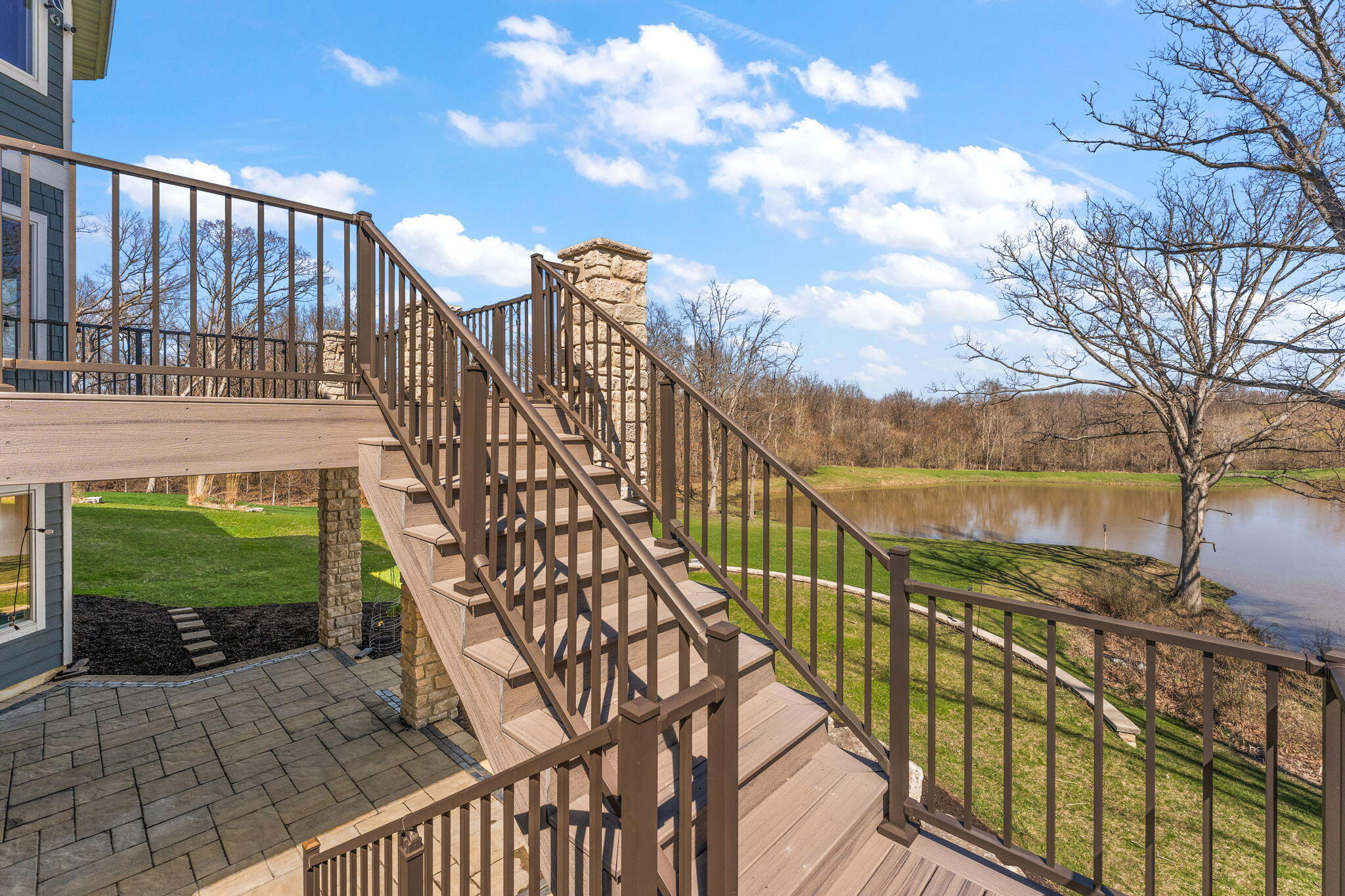 359 W Sandhurst Drive, Valparaiso, IN 46385; Image #42