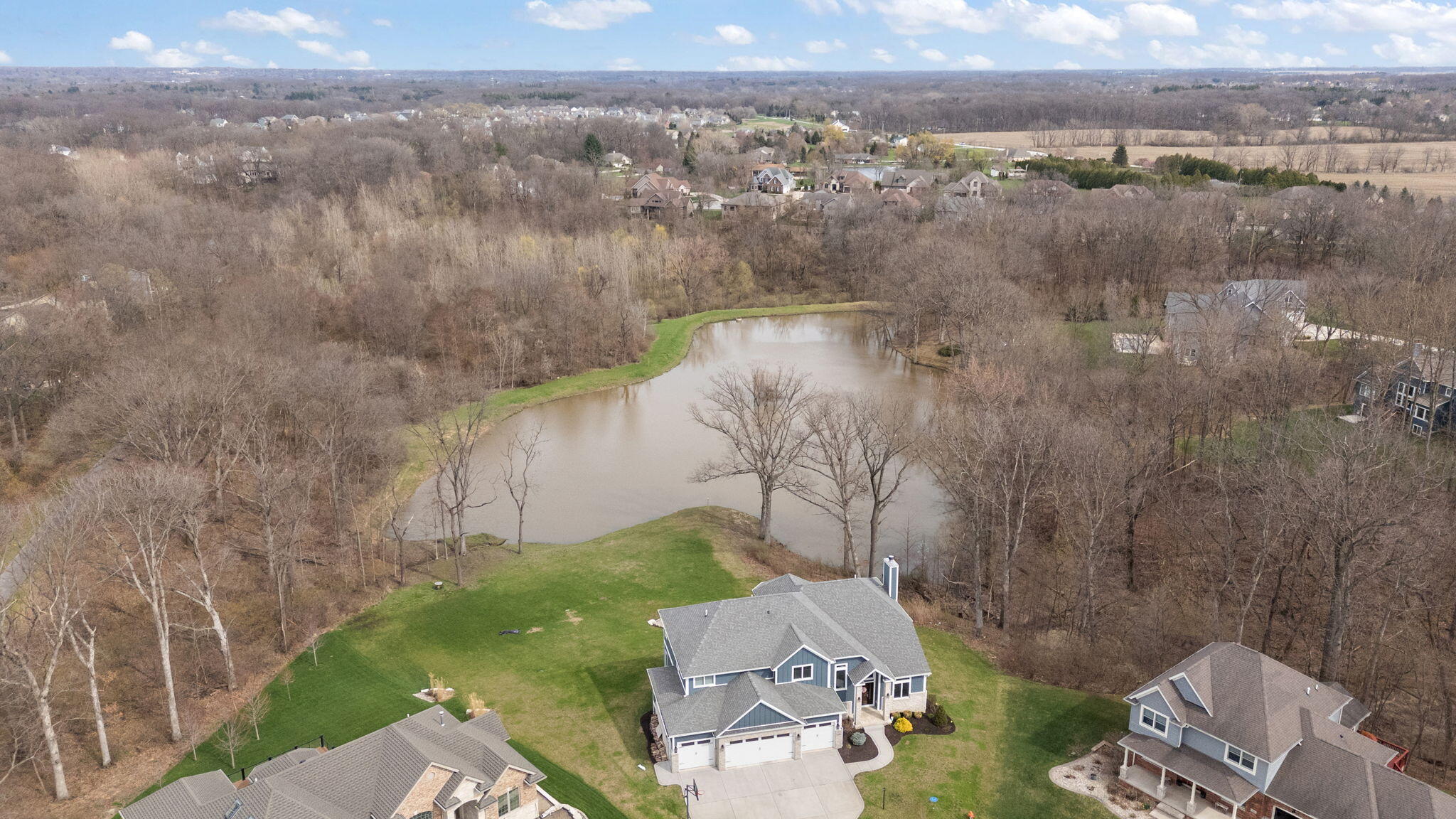 359 W Sandhurst Drive, Valparaiso, IN 46385; Image #44
