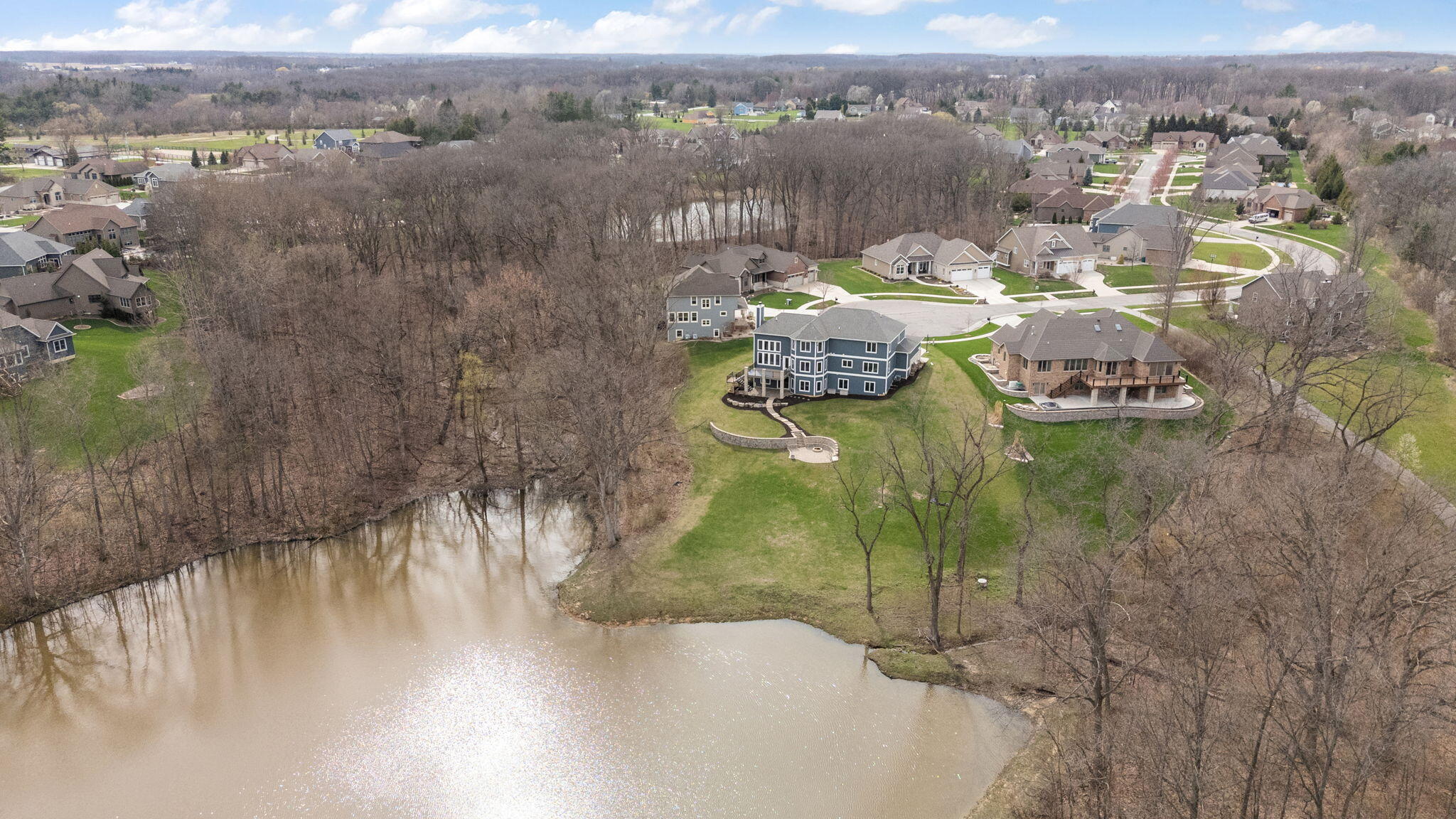 359 W Sandhurst Drive, Valparaiso, IN 46385; Image #45