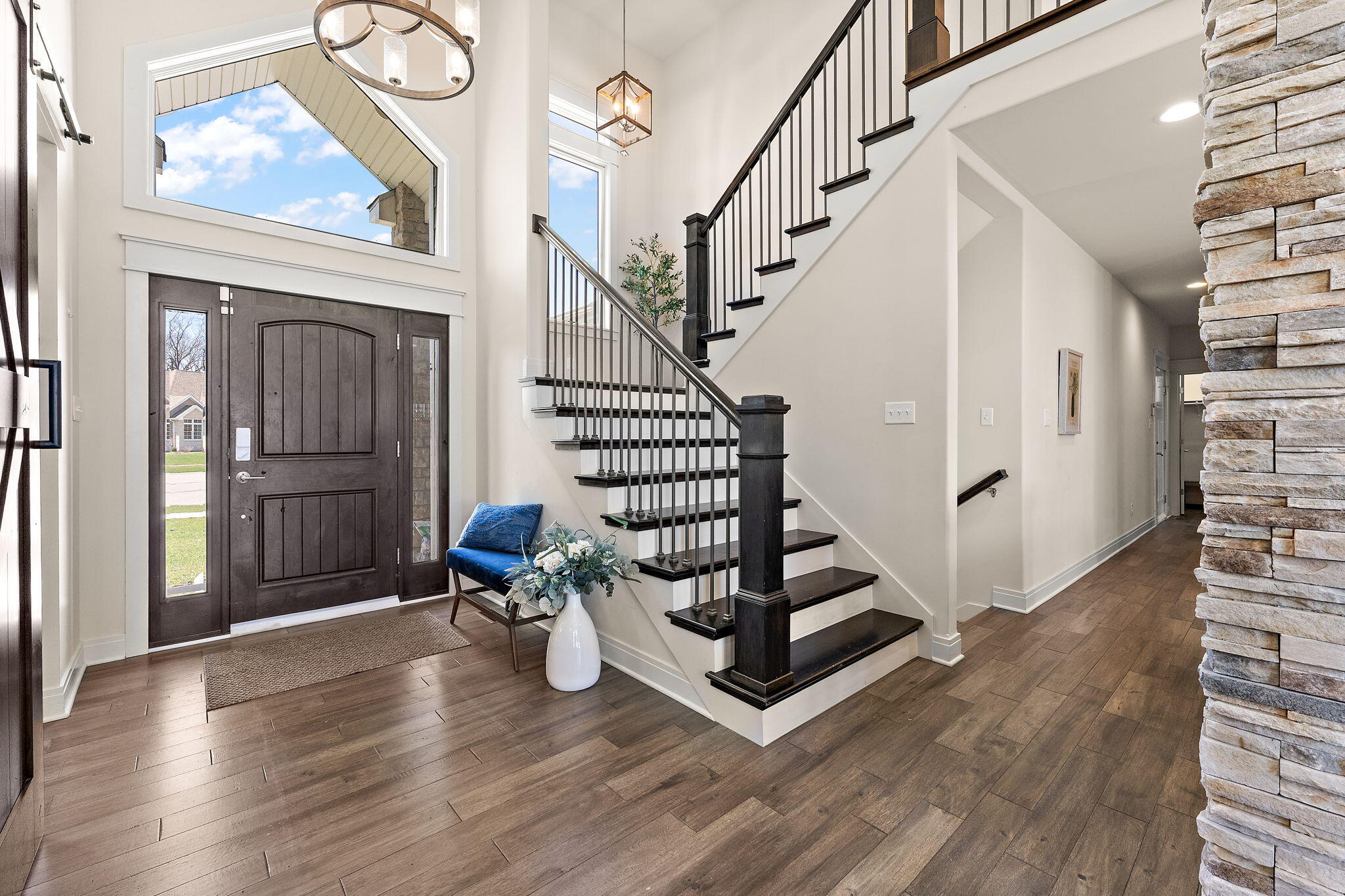 359 W Sandhurst Drive, Valparaiso, IN 46385; Image #8