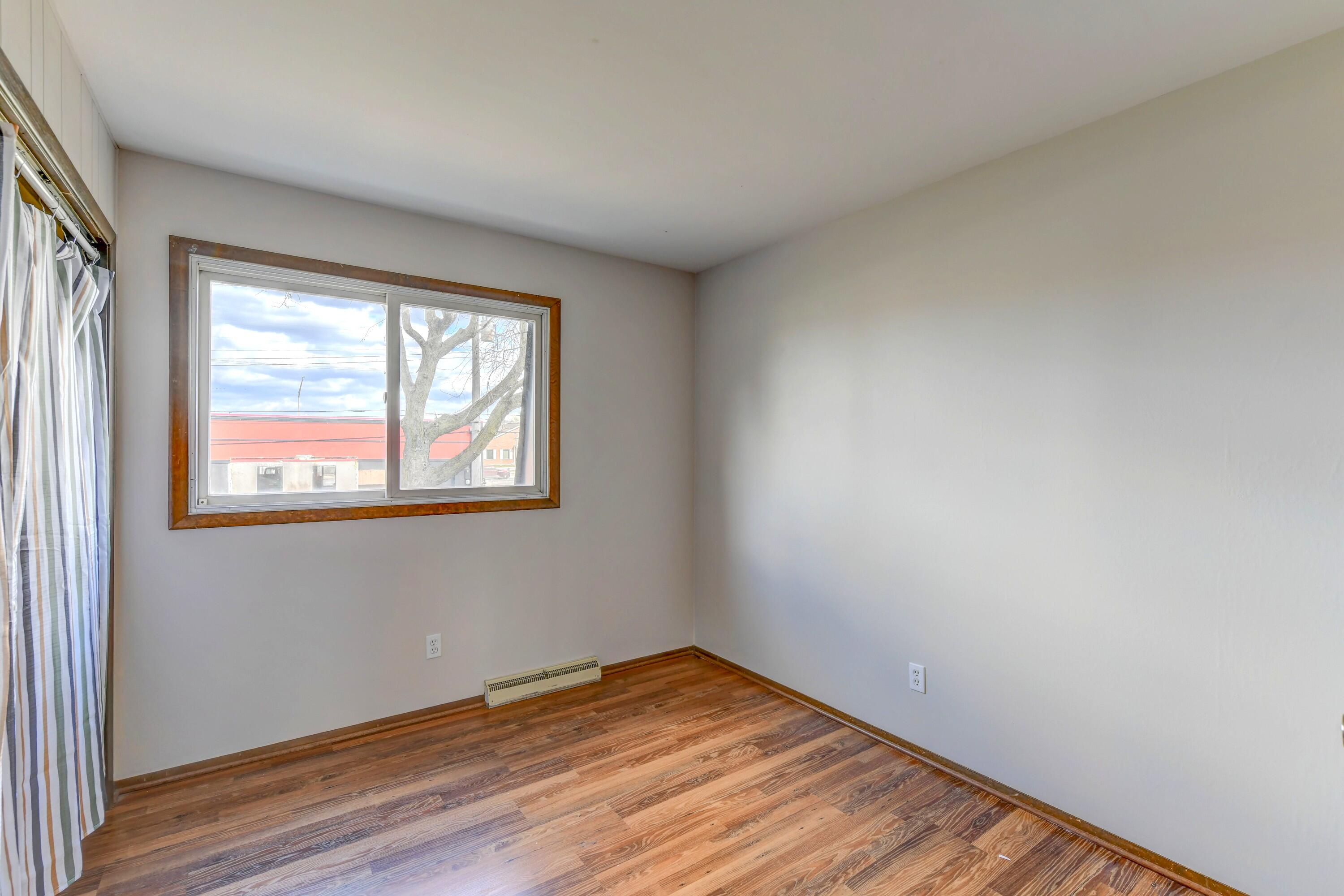 8029 Jefferson Avenue, Munster, IN 46321; Image #14