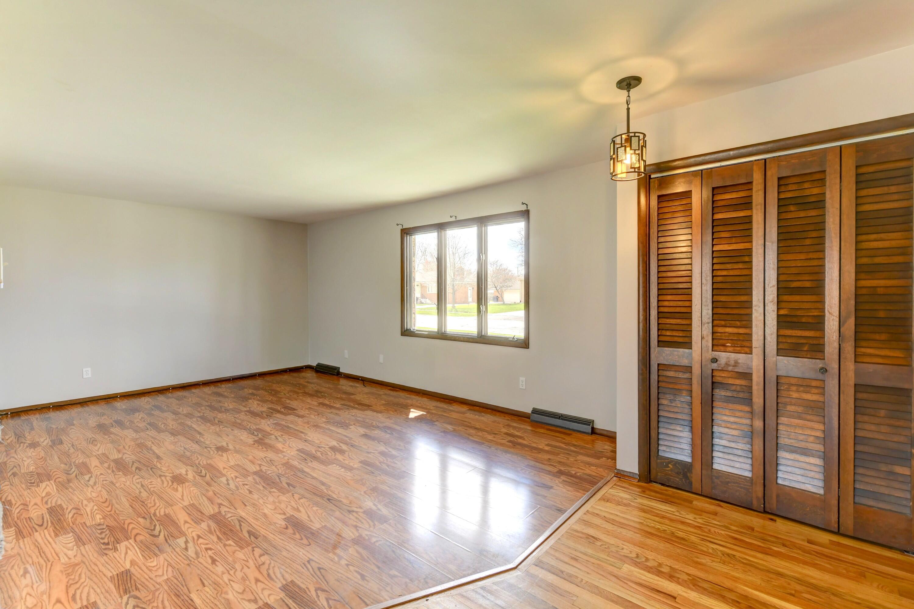 8029 Jefferson Avenue, Munster, IN 46321; Image #3