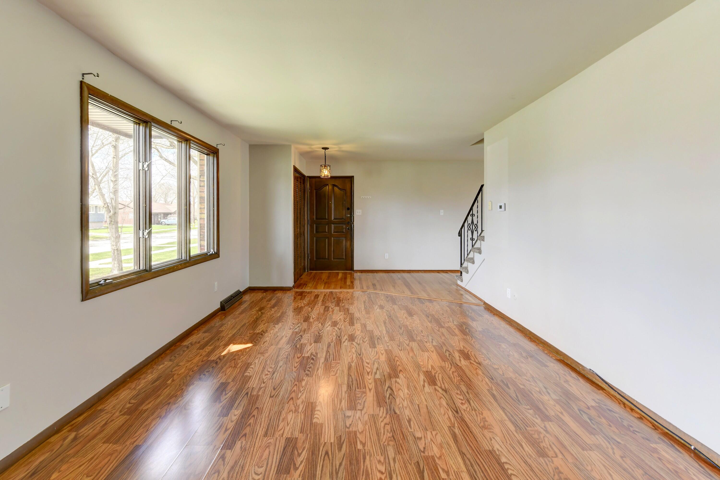 8029 Jefferson Avenue, Munster, IN 46321; Image #4