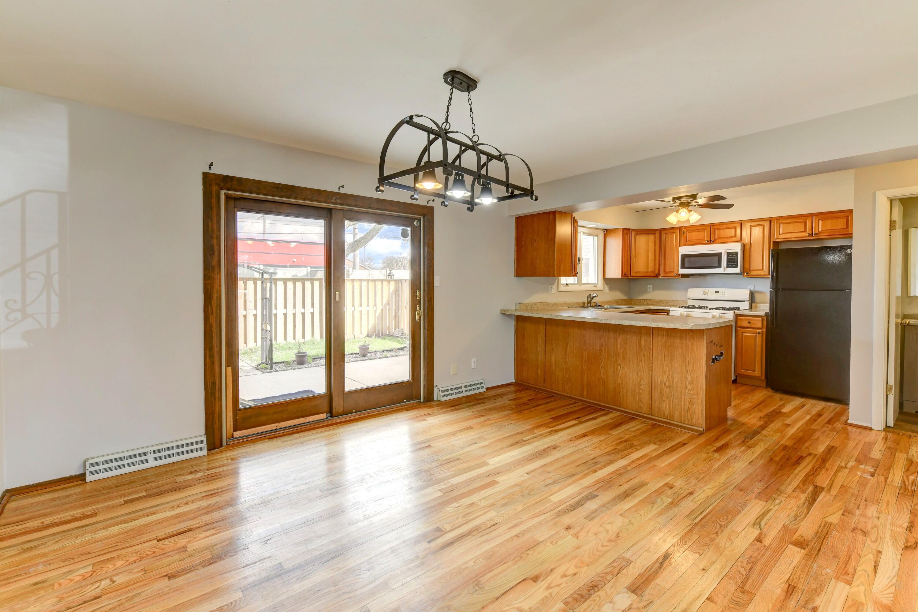 8029 Jefferson Avenue, Munster, IN 46321; Image #5