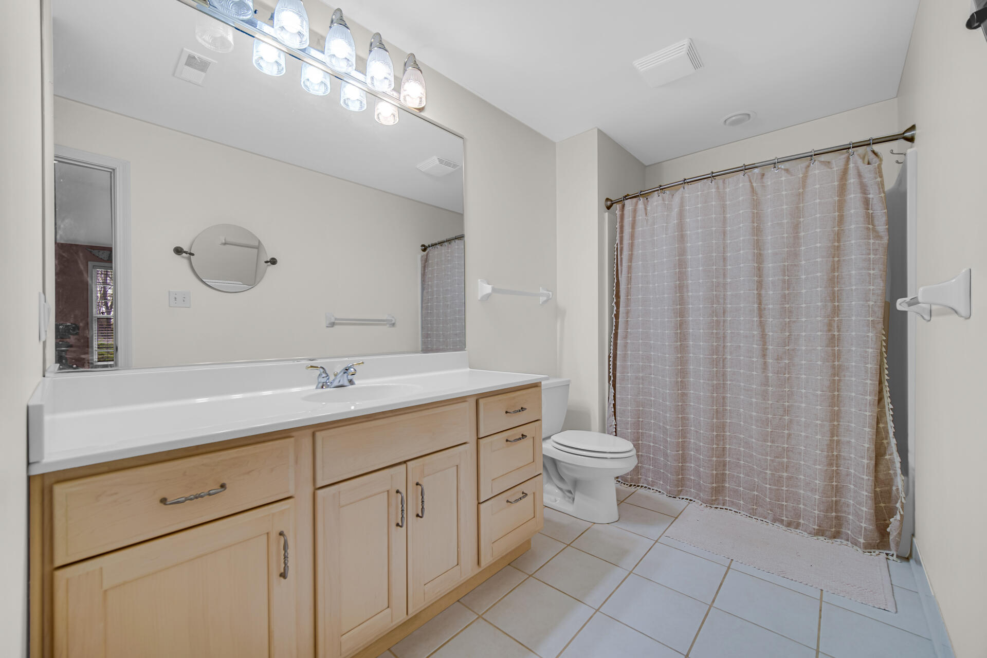 2649 Georgetowne, Highland, IN #B2, 46322; Image #14