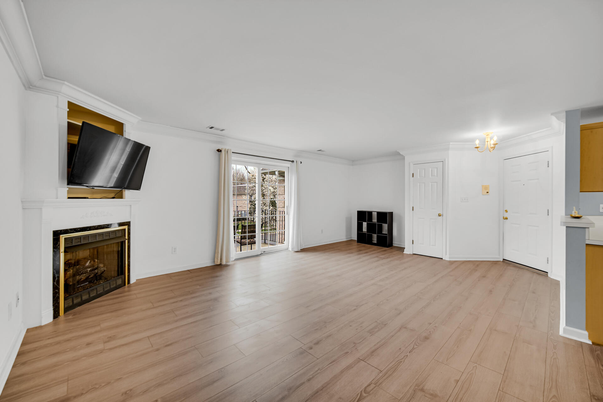 2649 Georgetowne, Highland, IN #B2, 46322; Image #5