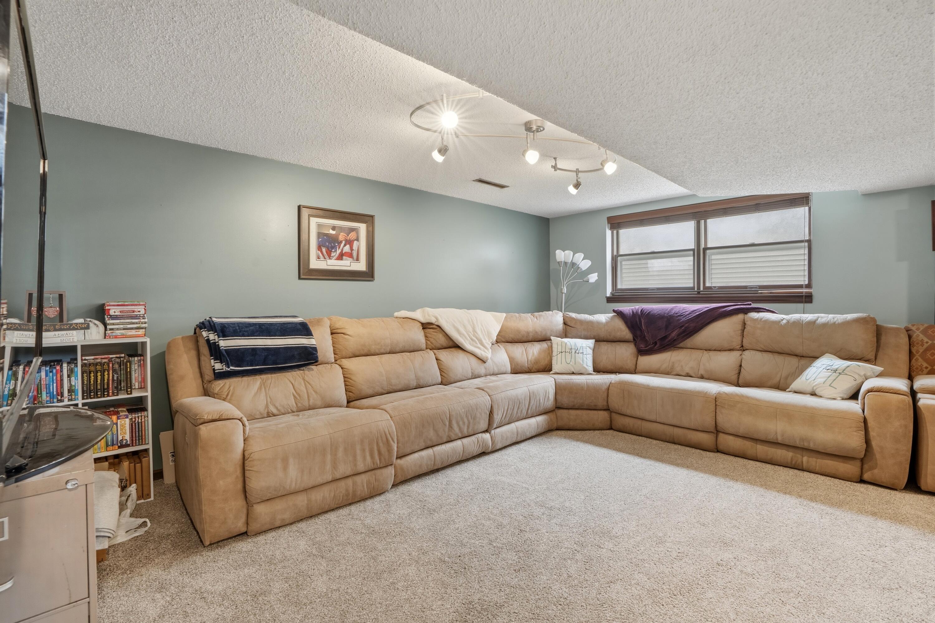 3726 W 79th Avenue, Merrillville, IN 46410; Image #9