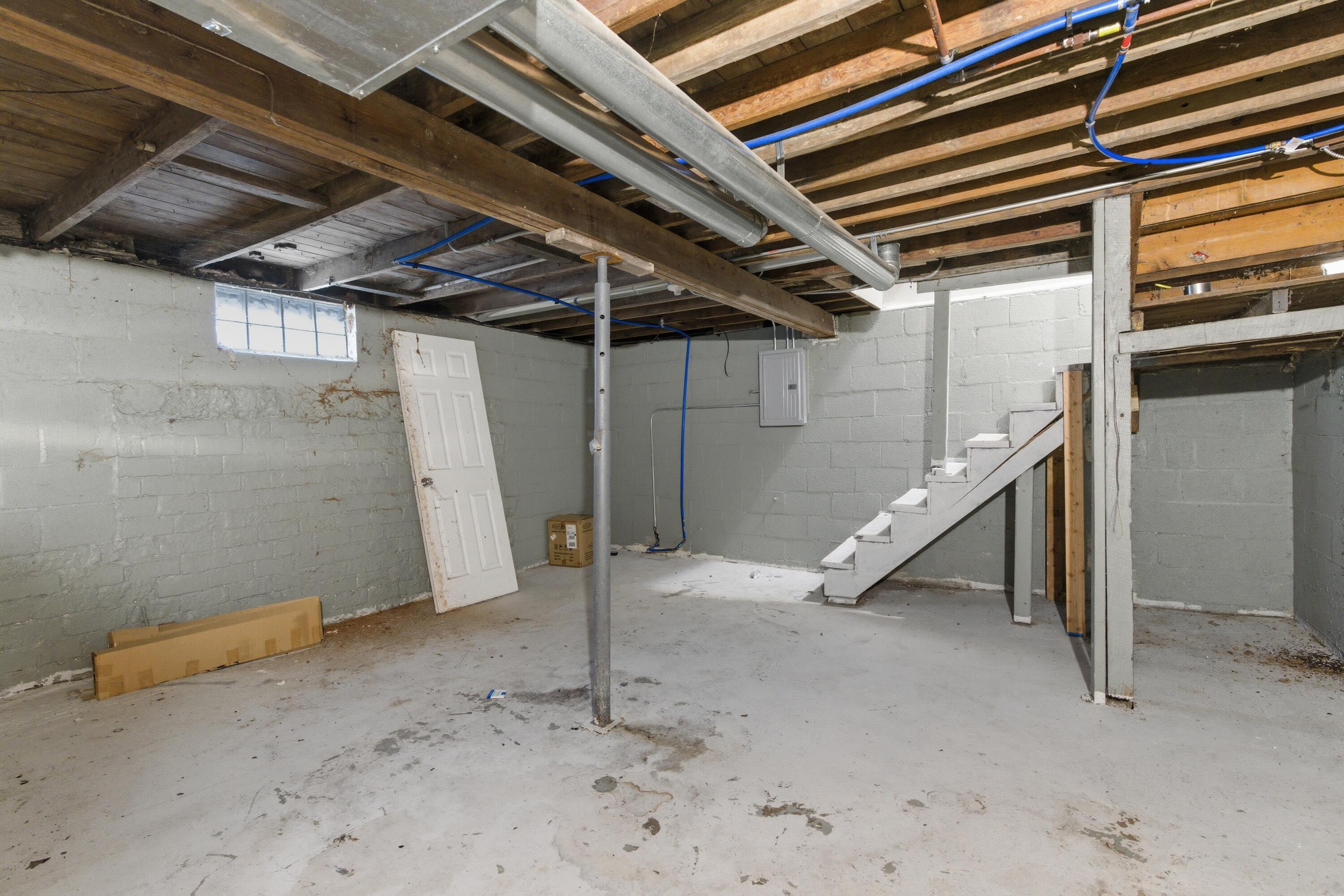 952 Willard Street, Gary, IN 46404; Image #14