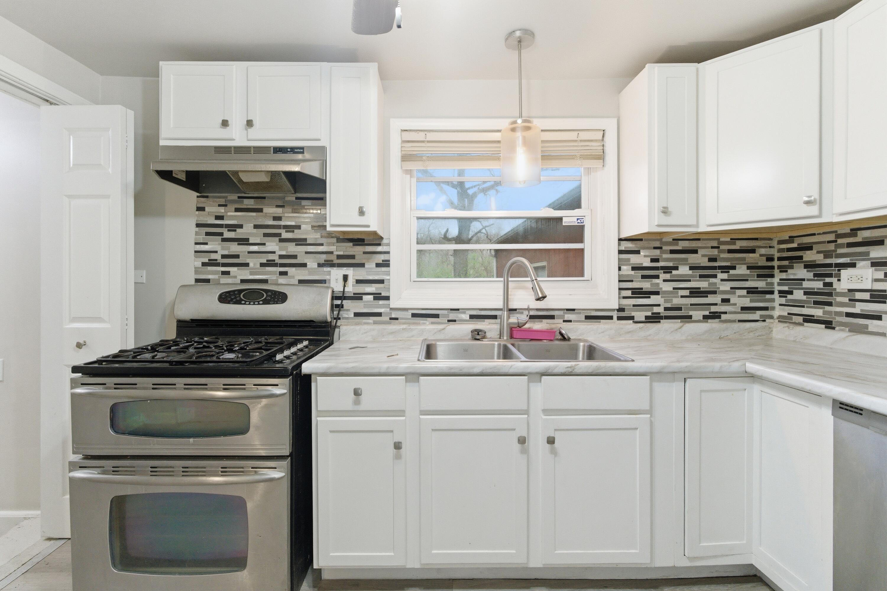 952 Willard Street, Gary, IN 46404; Image #6