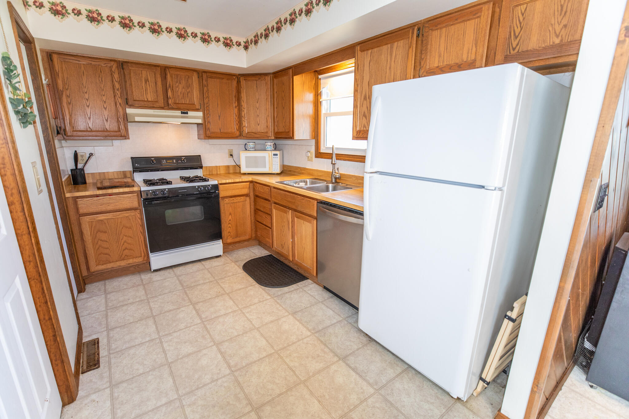 11155 E Pottawotomie Trail, Walkerton, IN 46574; Image #10