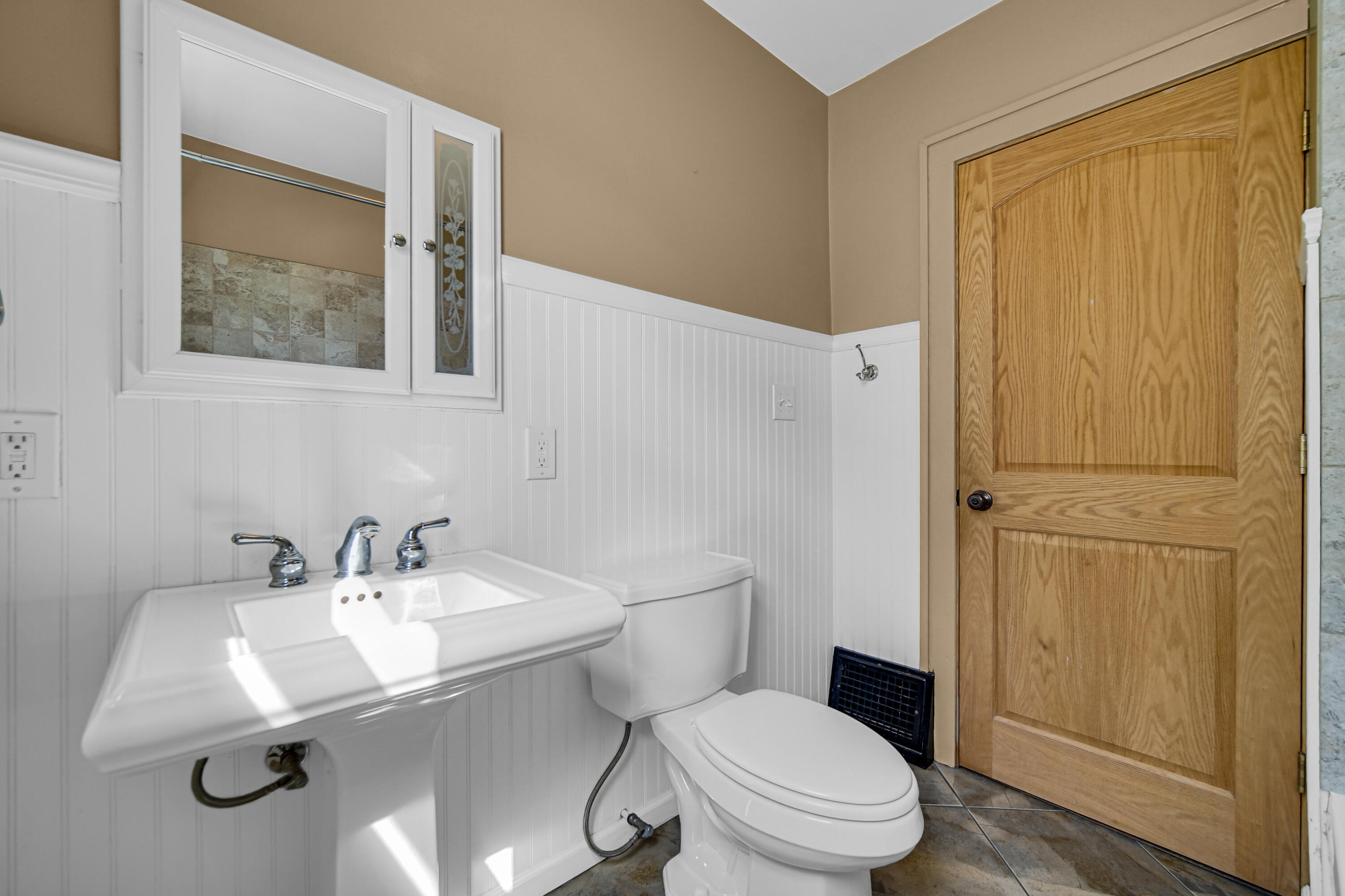 415 Elmhurst Street, Valparaiso, IN 46385; Image #17