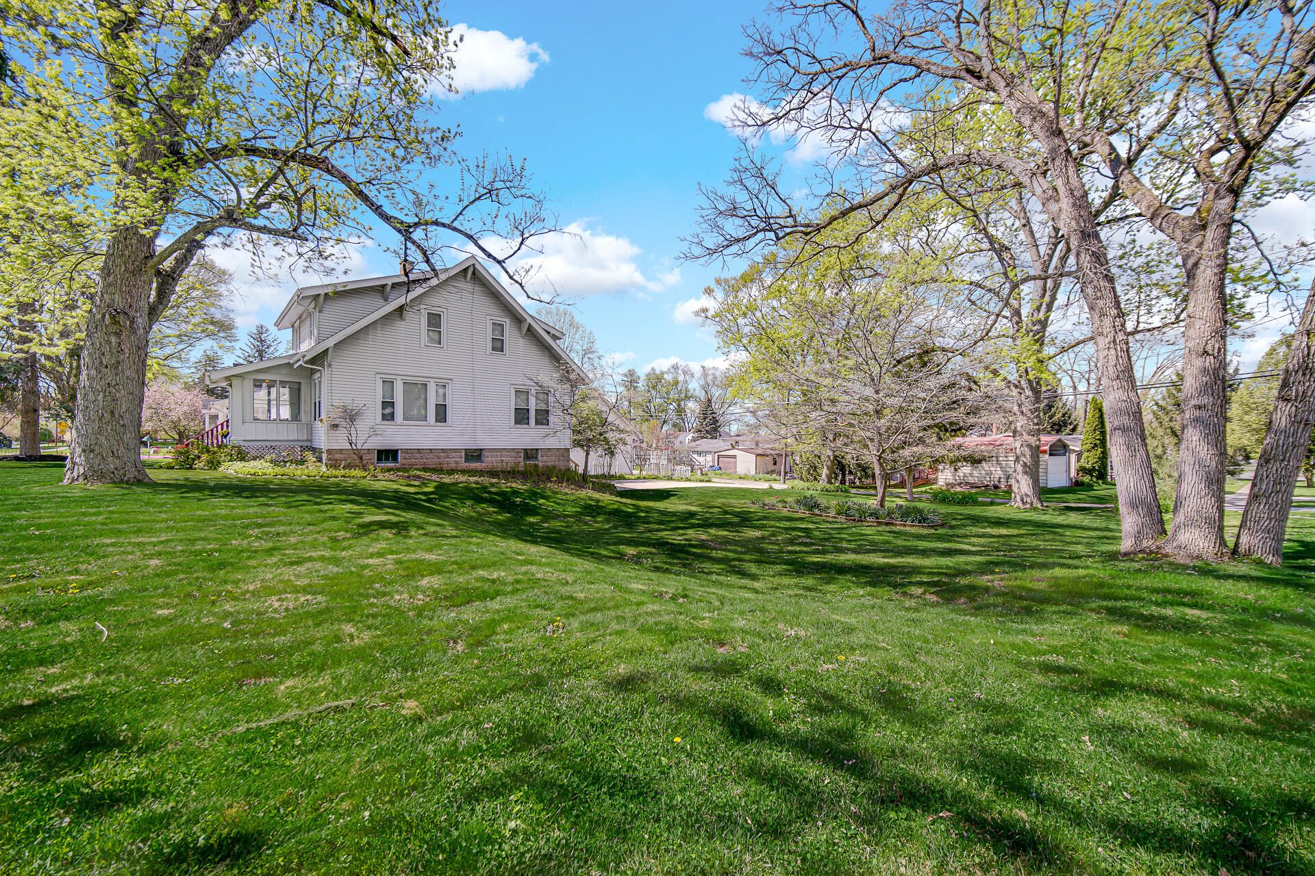 415 Elmhurst Street, Valparaiso, IN 46385; Image #2