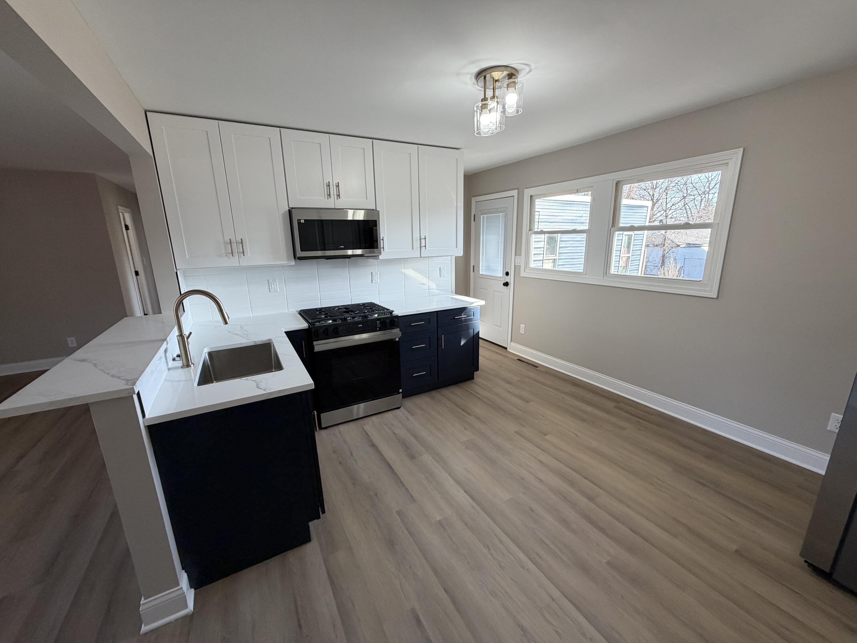 2933 W 38th Place, Hobart, IN 46342; Image #4