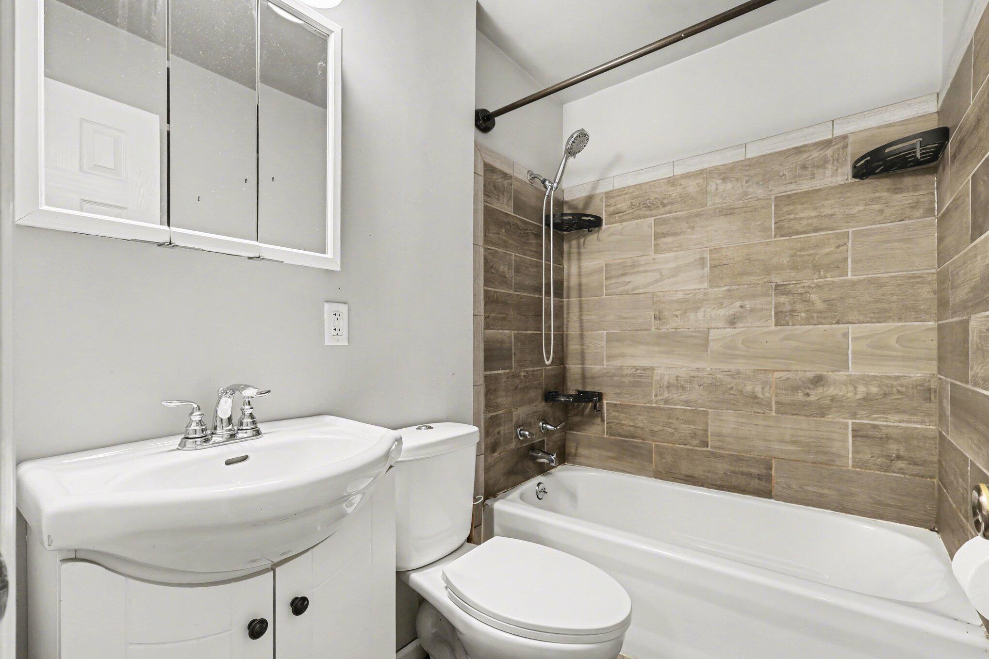 7080 Sherwood Avenue, Portage, IN 46368; Image #9