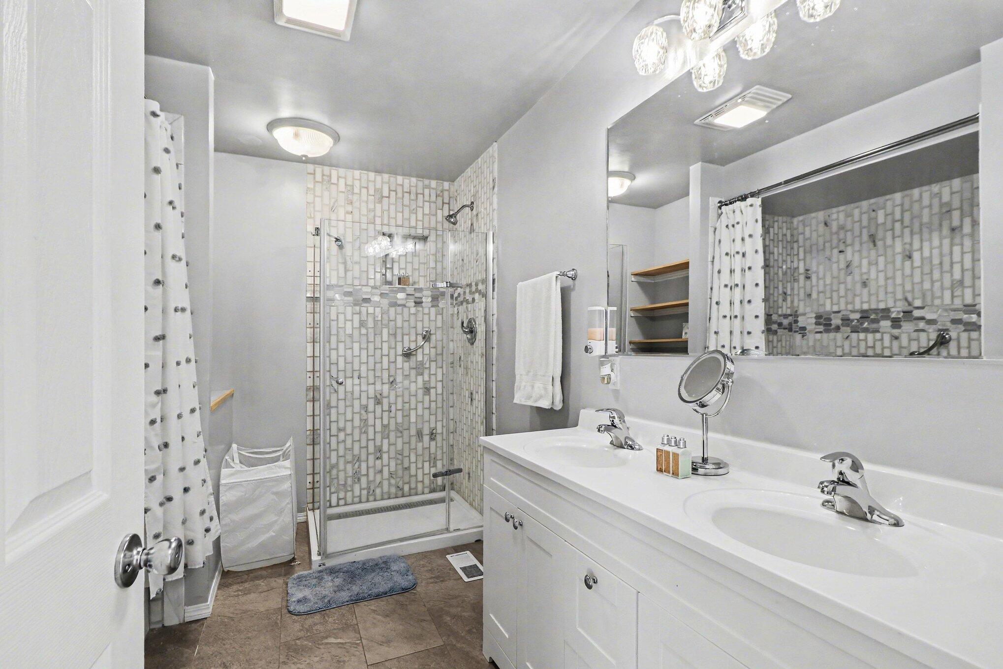 551 N Union Place, Gary, IN 46403; Image #21