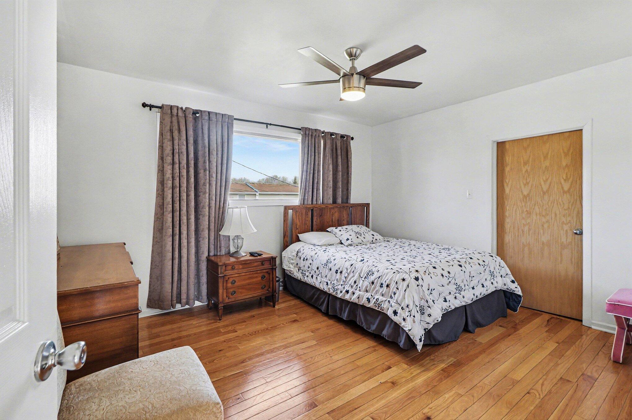 551 N Union Place, Gary, IN 46403; Image #25