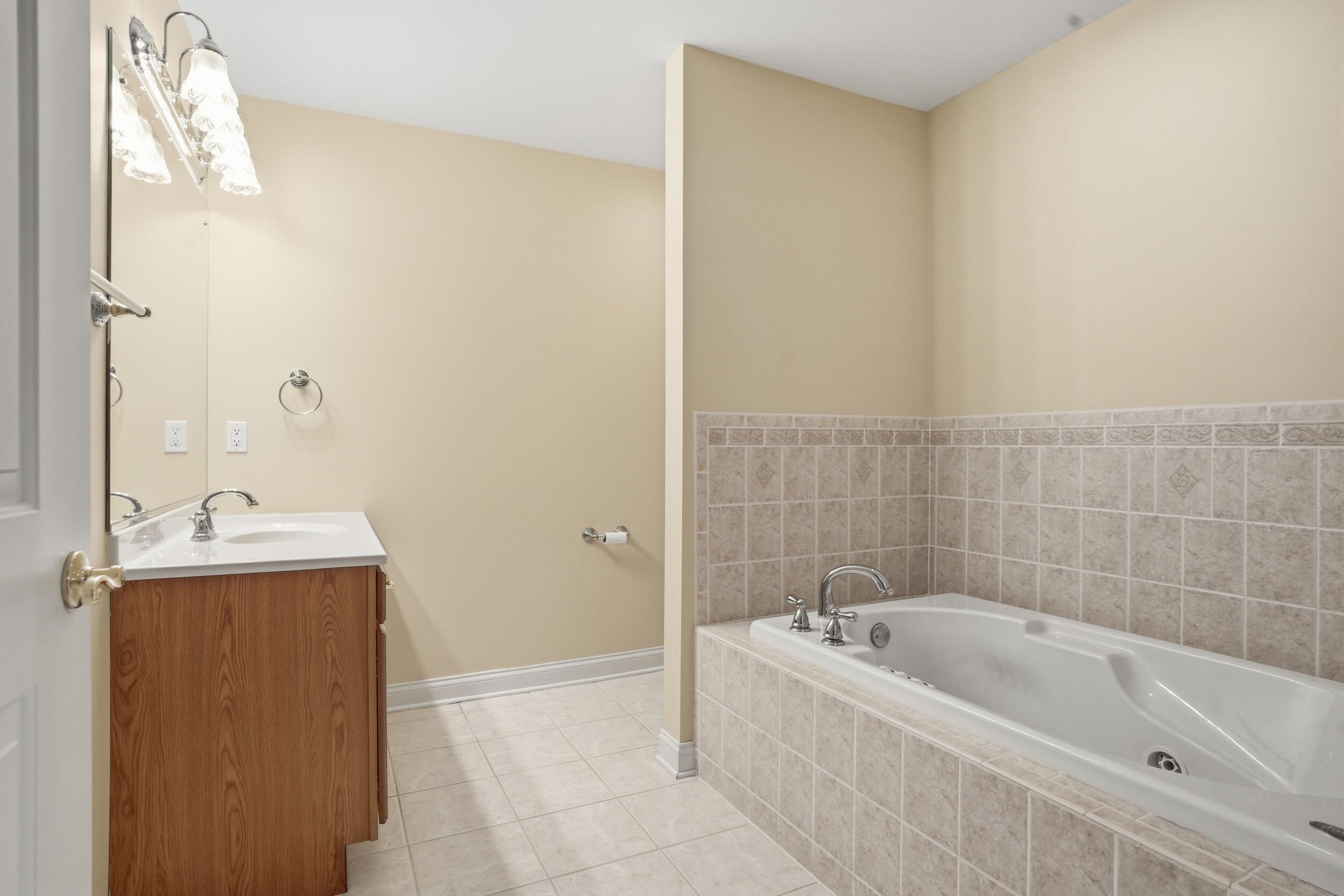 9101 Kennedy Avenue, Highland, IN #1b, 46322; Image #12