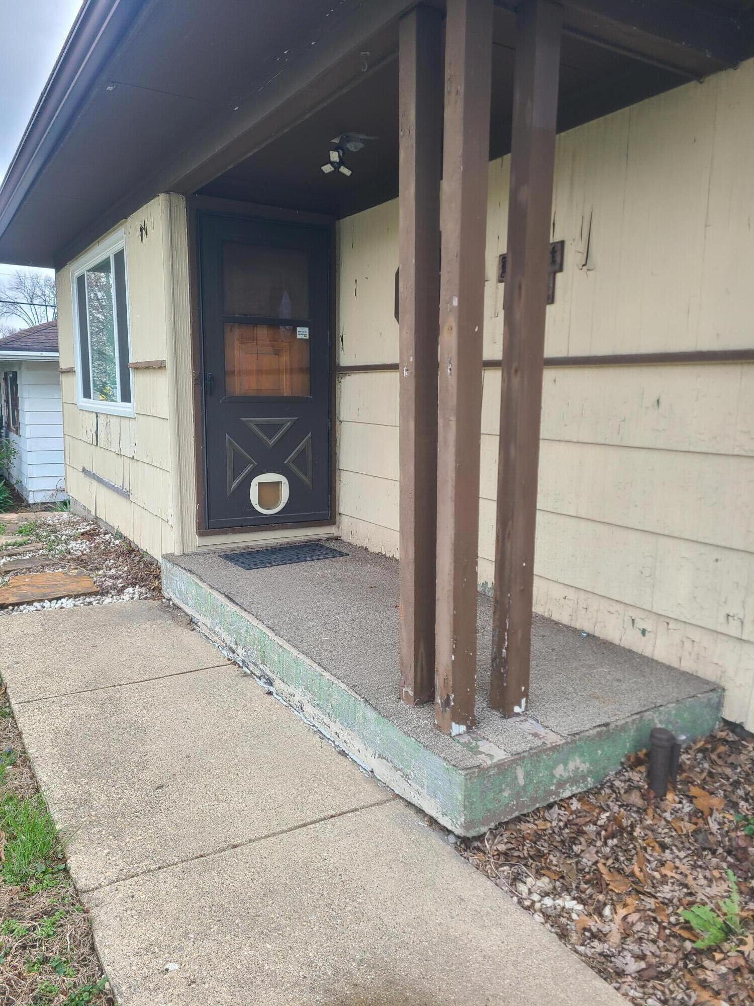 306 N Arbogast Street, Griffith, IN 46319; Image #2