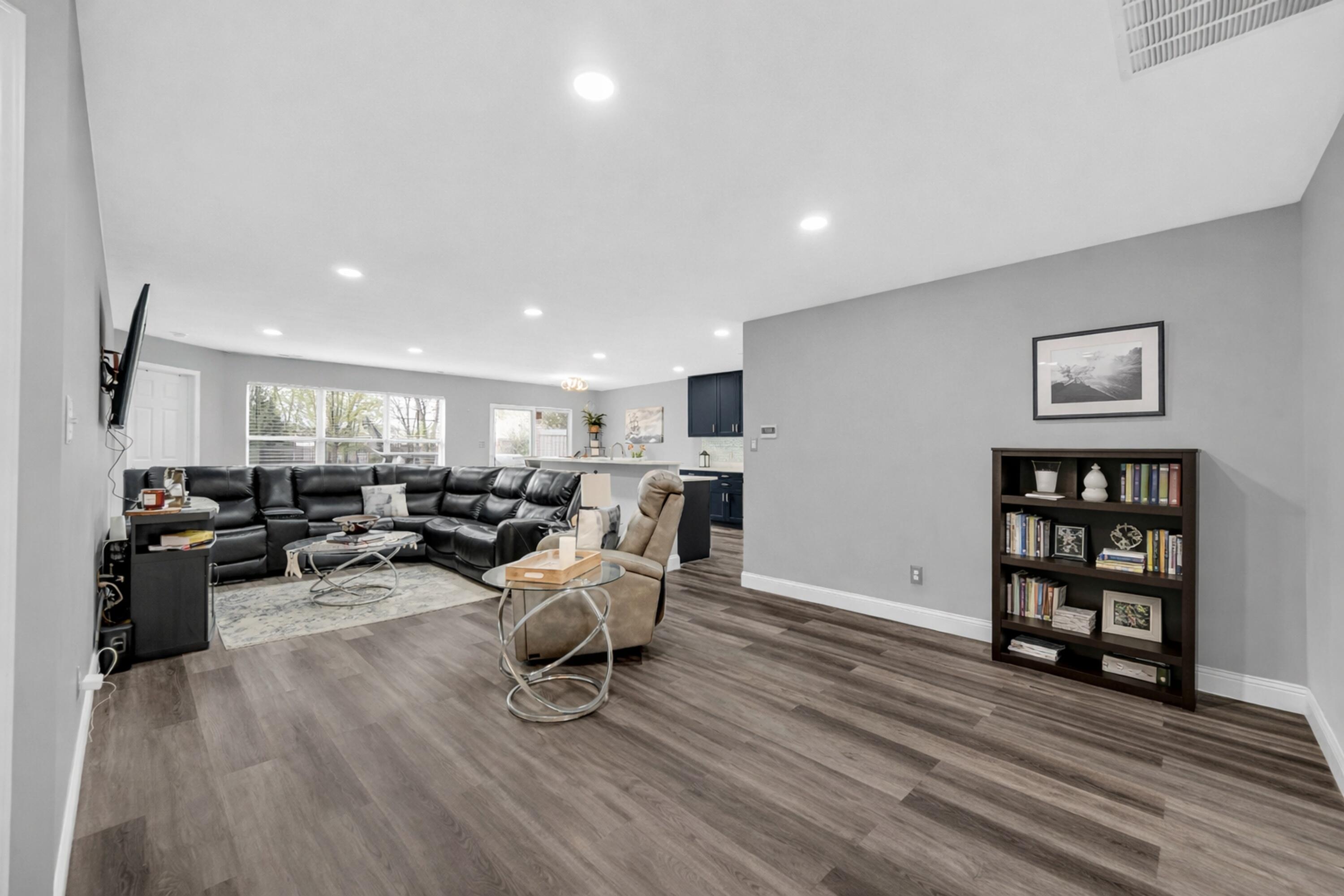 832 Flagstone Drive, Dyer, IN 46311; Image #4