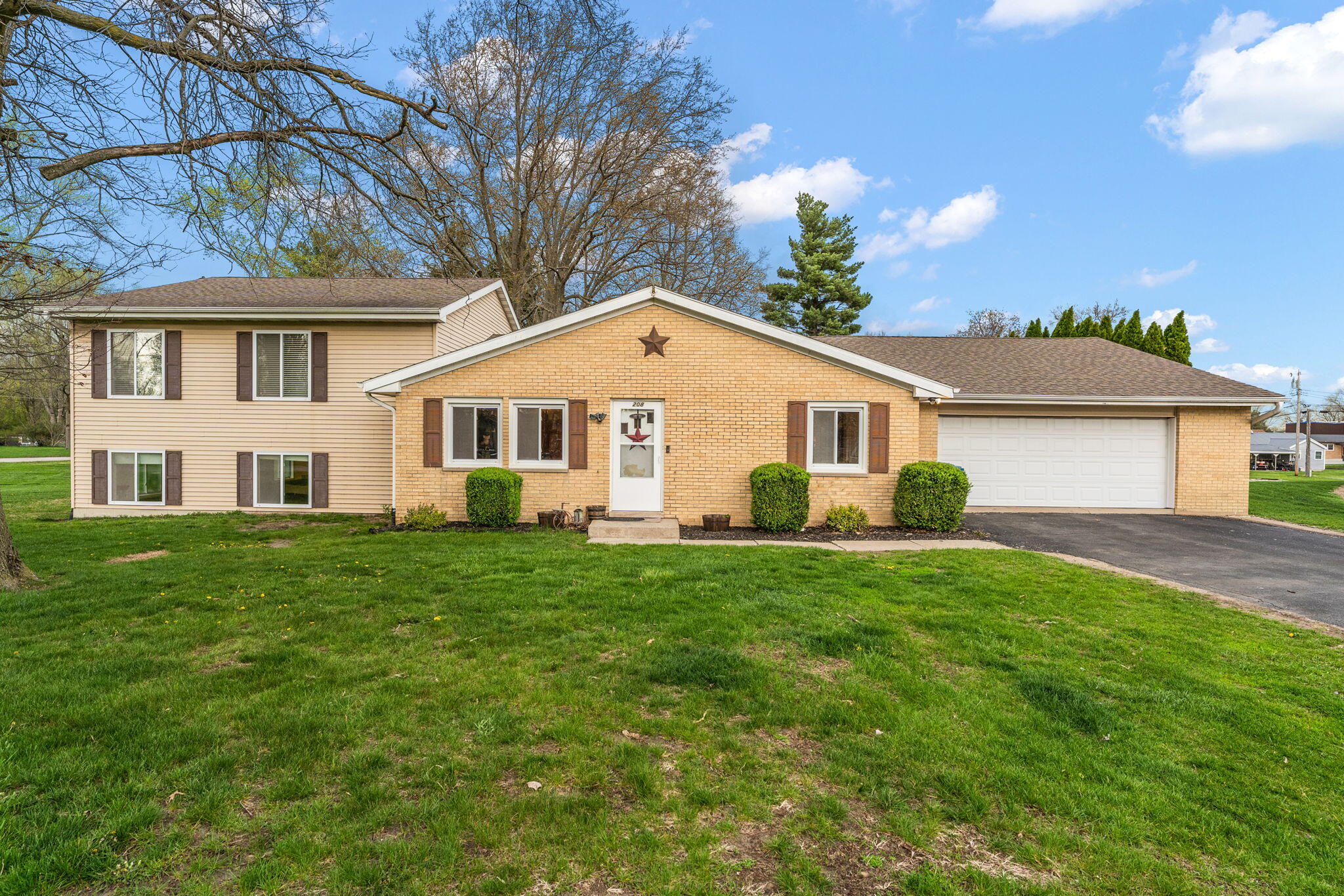 208 W Stevenson Street, Morocco, IN 47963; Image #1