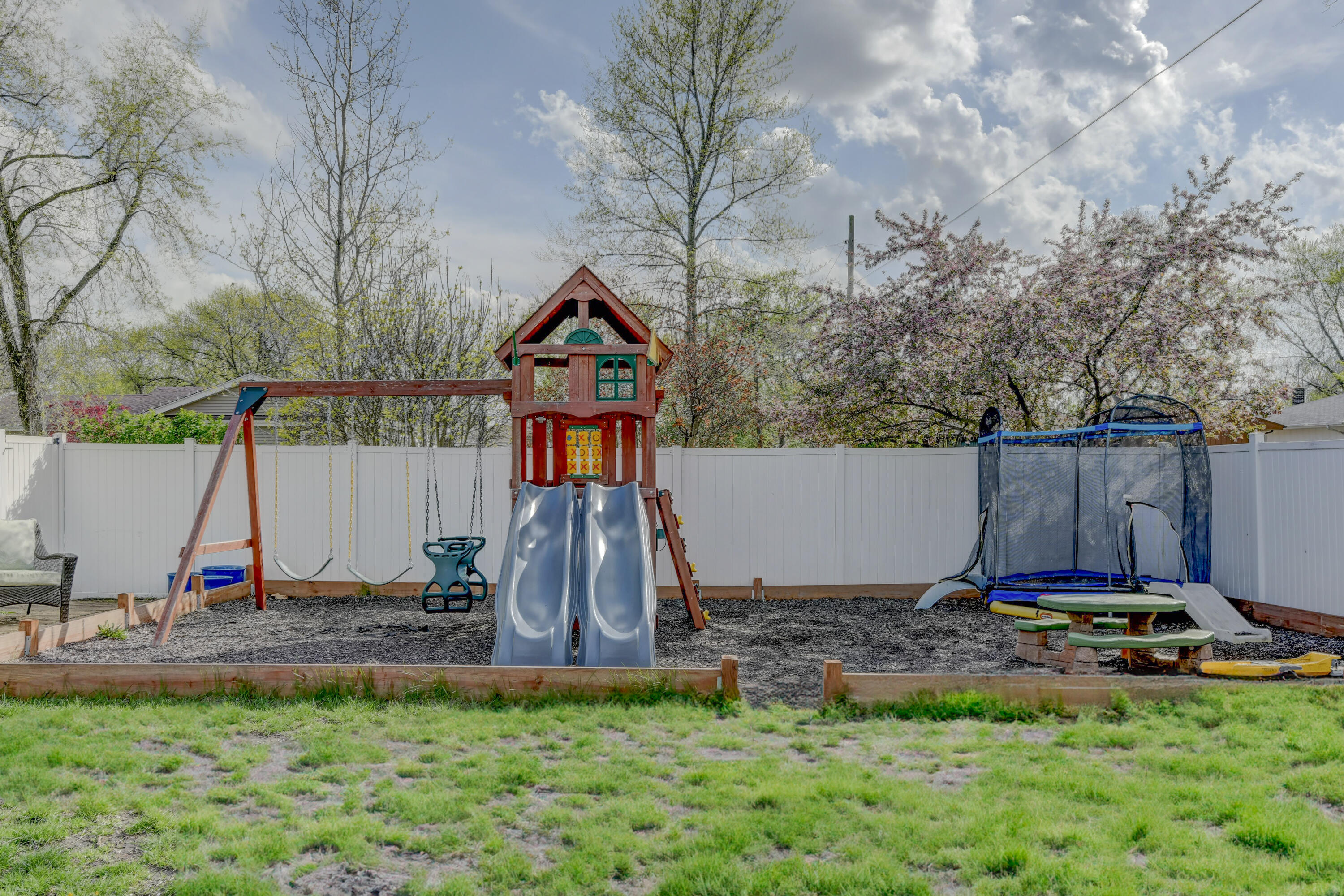 1637 Holly Lane, Munster, IN 46321; Image #18