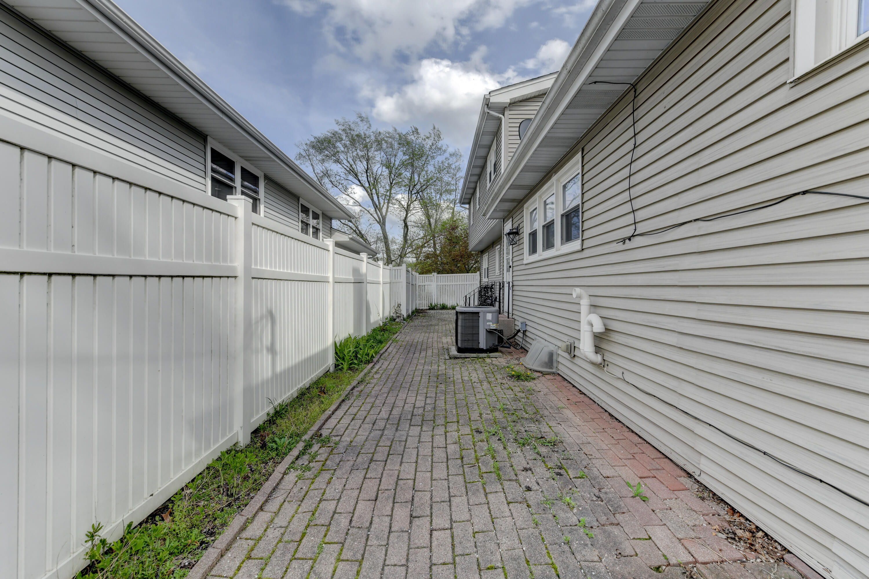 1637 Holly Lane, Munster, IN 46321; Image #20