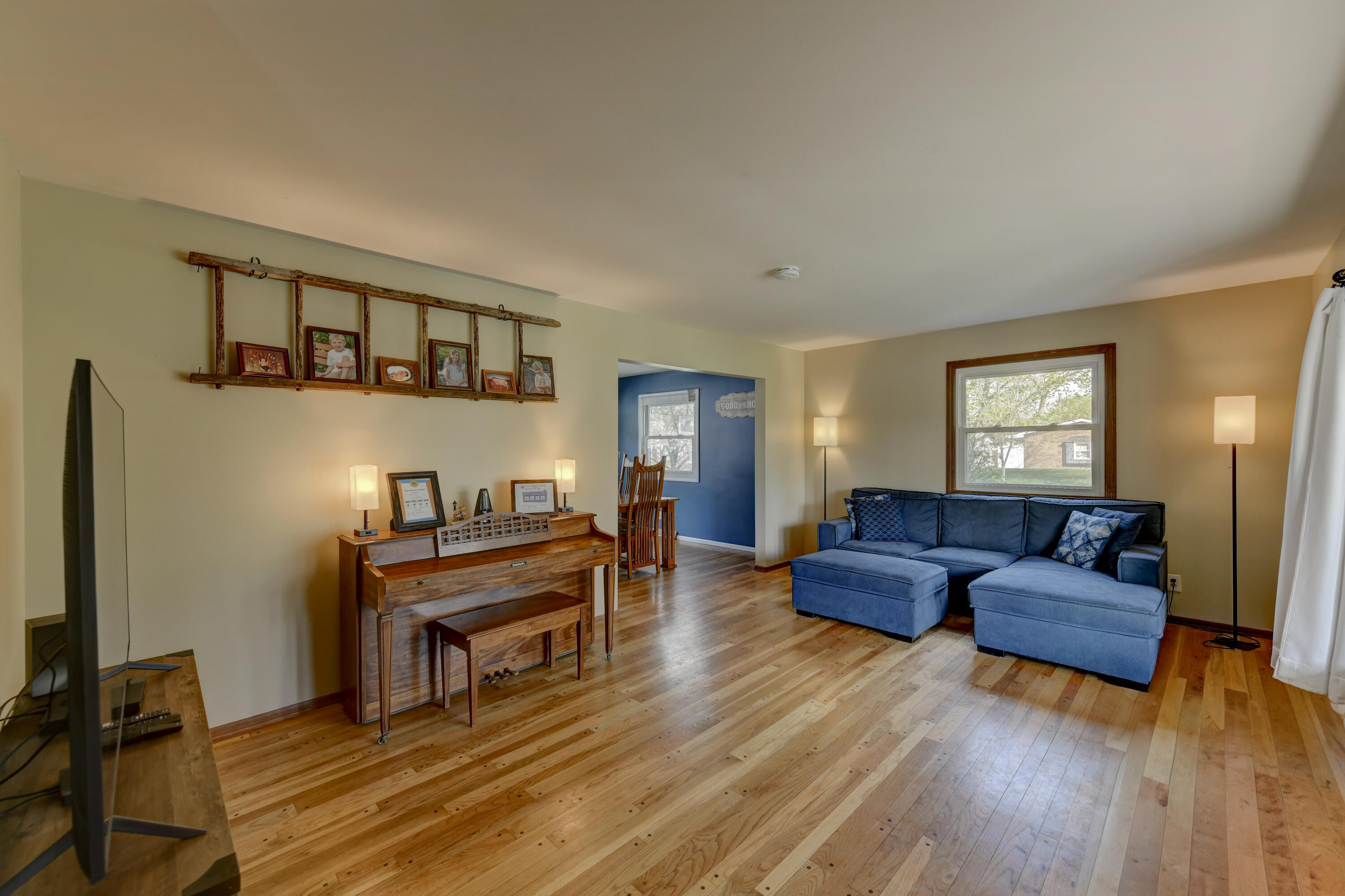 1637 Holly Lane, Munster, IN 46321; Image #8