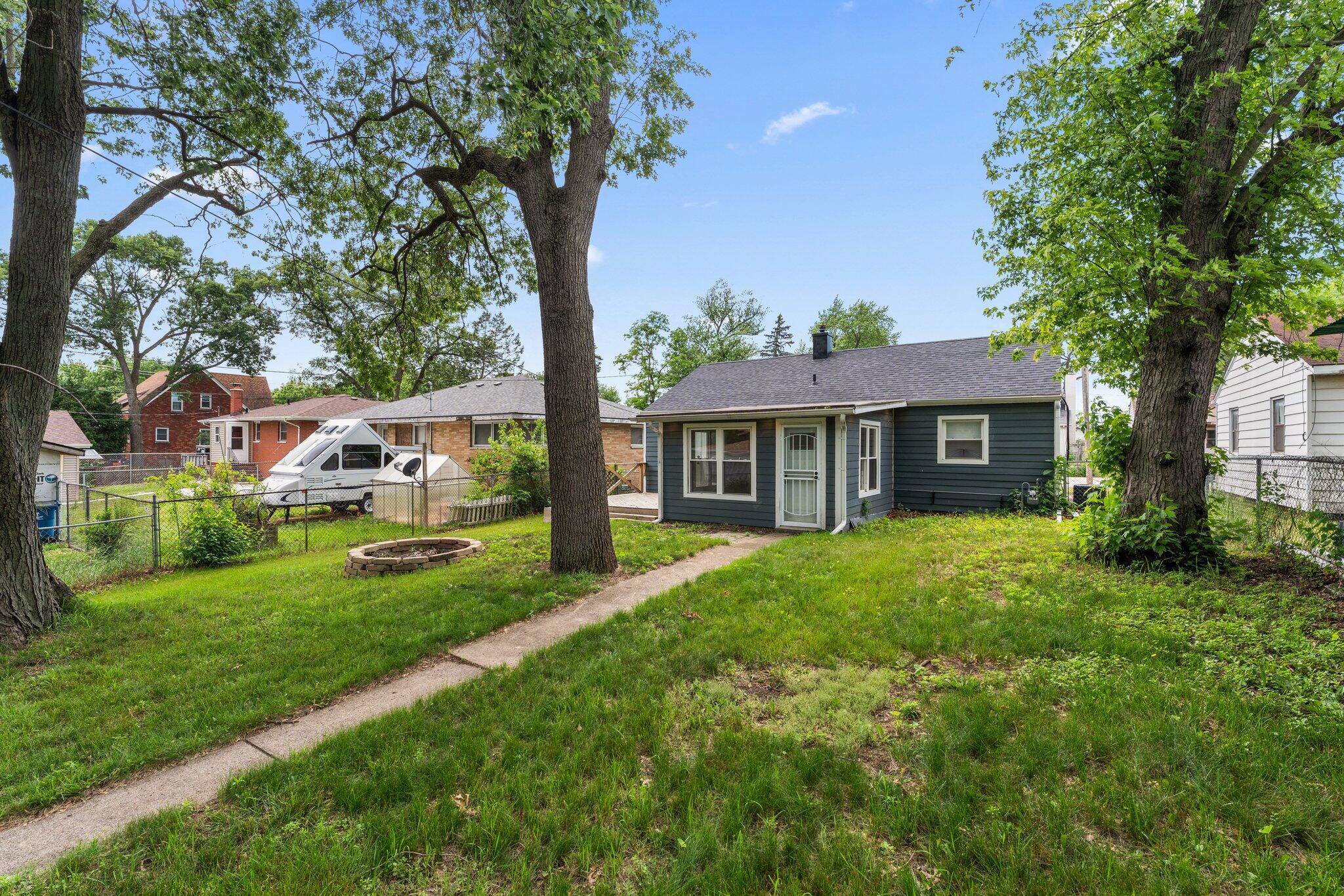 355 S Howard Street, Gary, IN 46403; Image #15