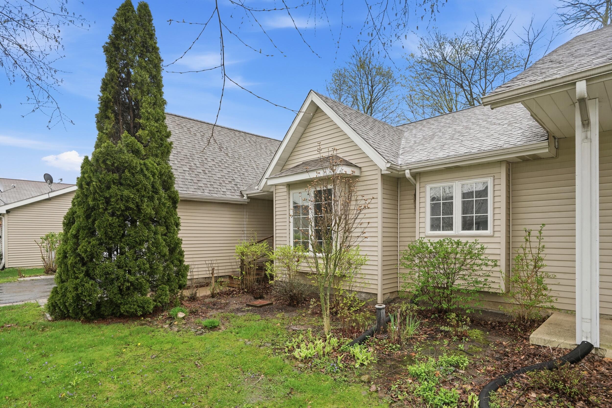 2410 Primrose Drive, Valparaiso, IN 46383; Image #2
