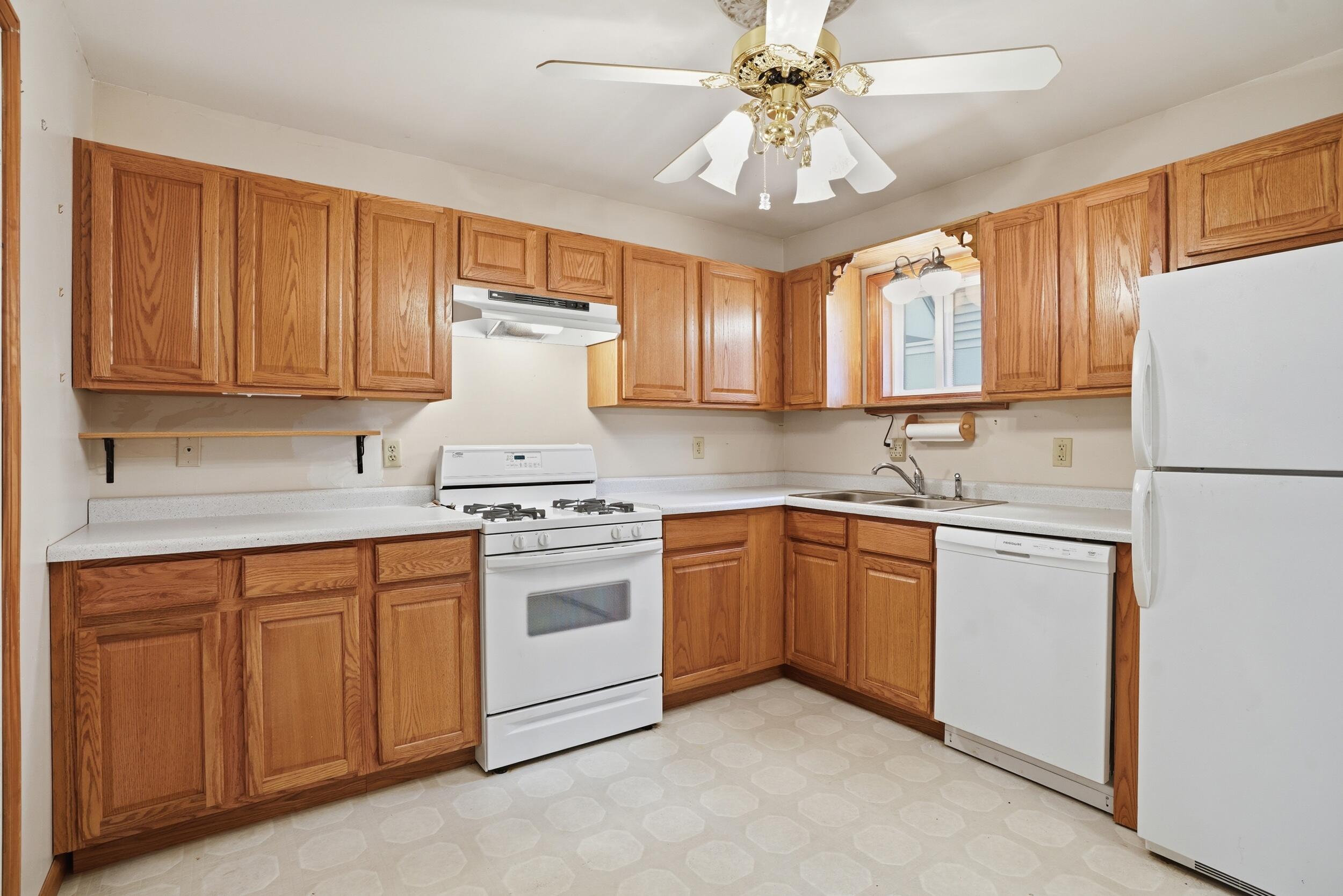 2410 Primrose Drive, Valparaiso, IN 46383; Image #6