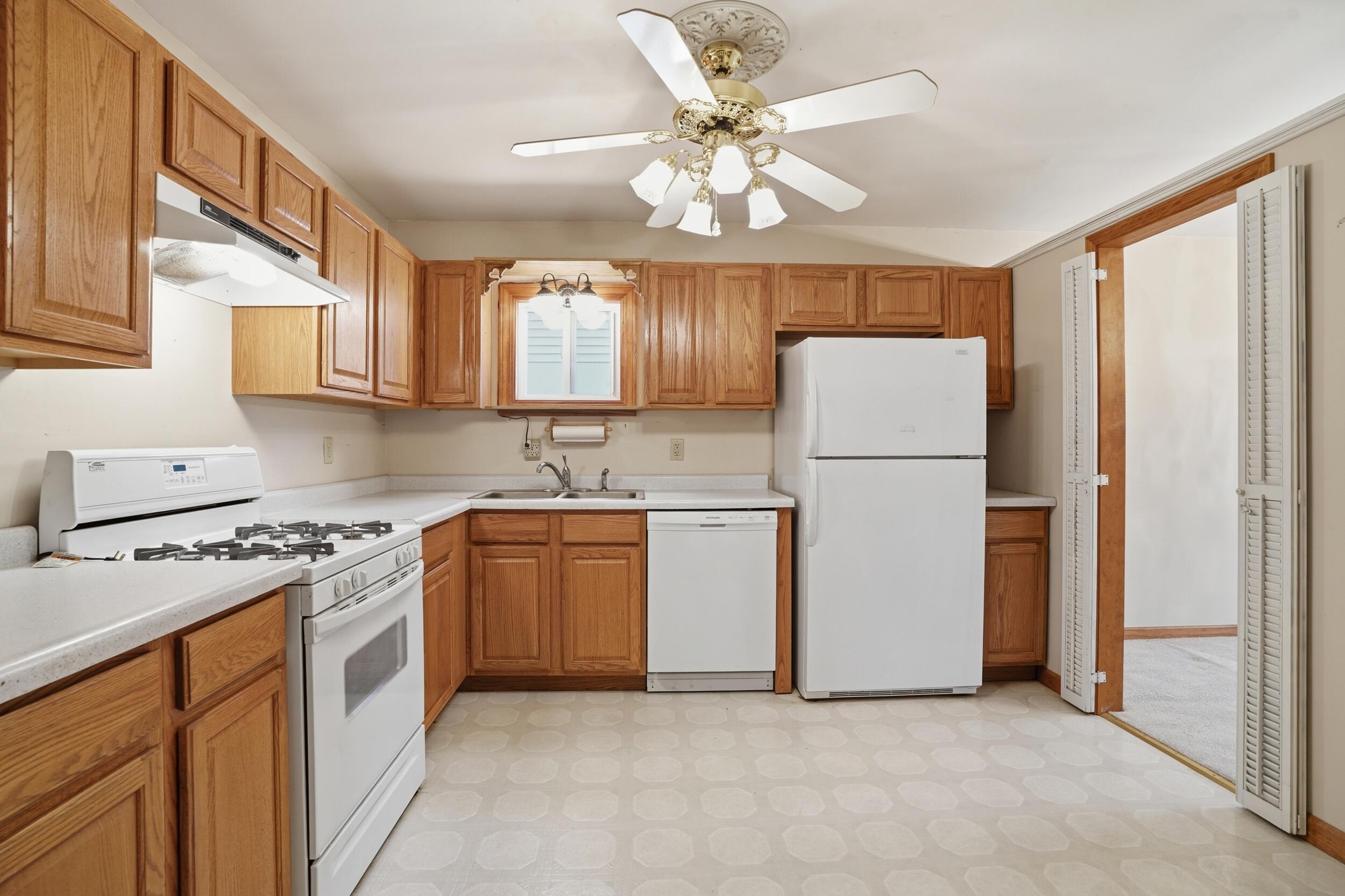 2410 Primrose Drive, Valparaiso, IN 46383; Image #7