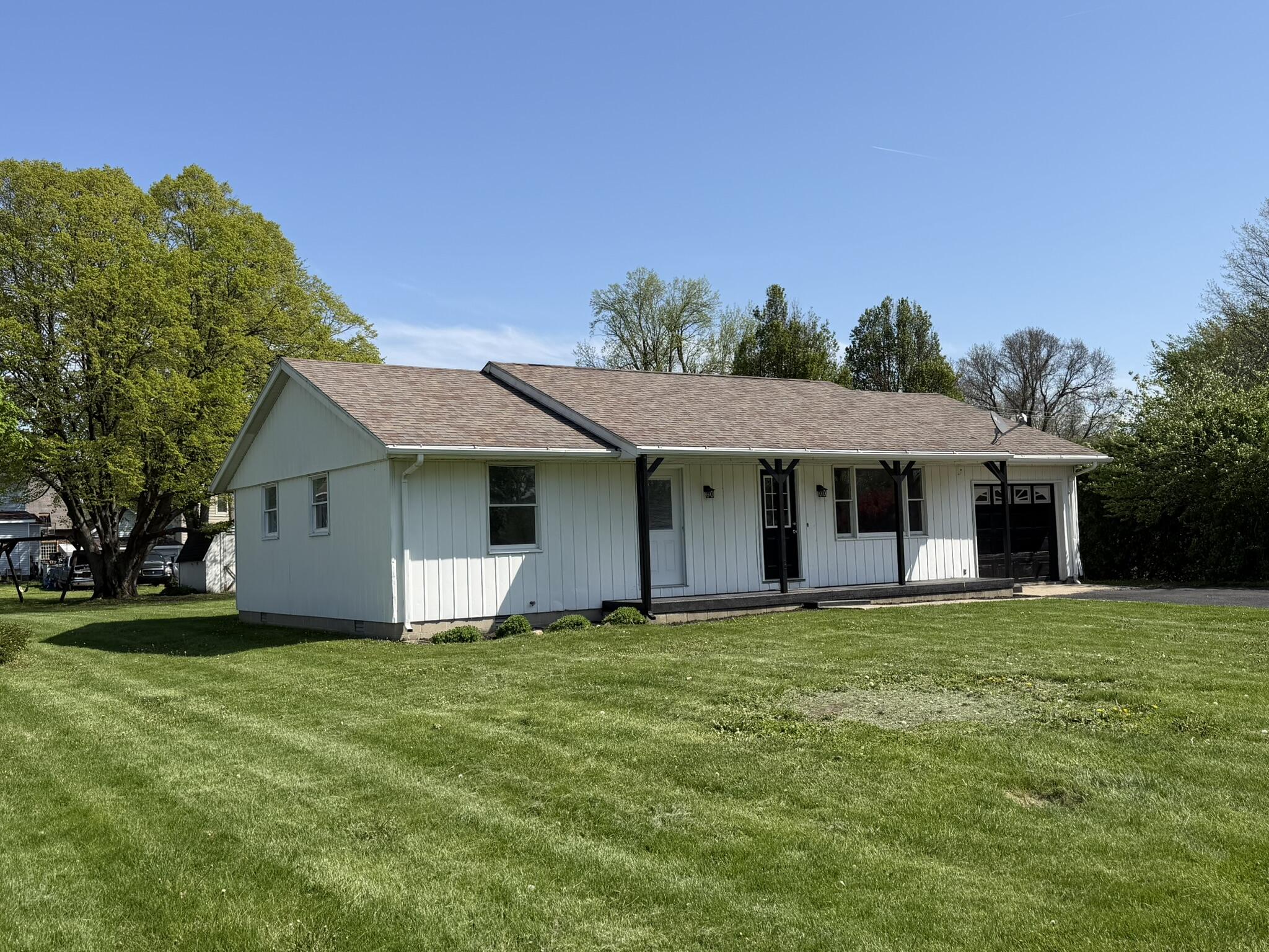 204 E Broadway Street, Brook, IN 47922; Image #3