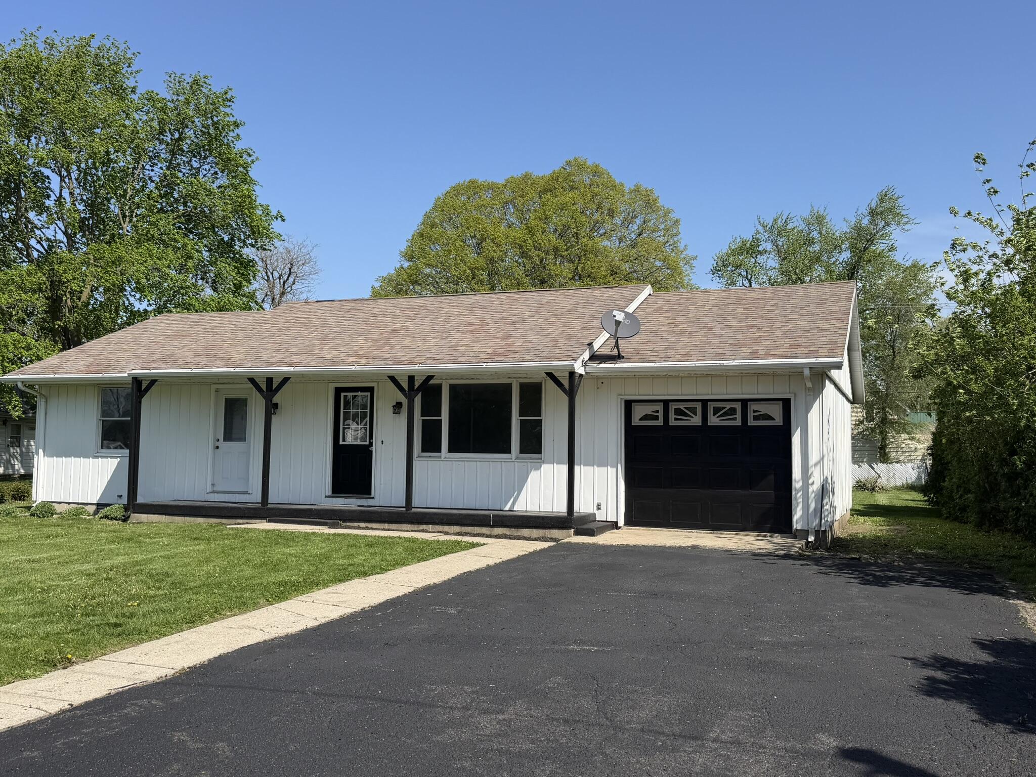 204 E Broadway Street, Brook, IN 47922; Image #5