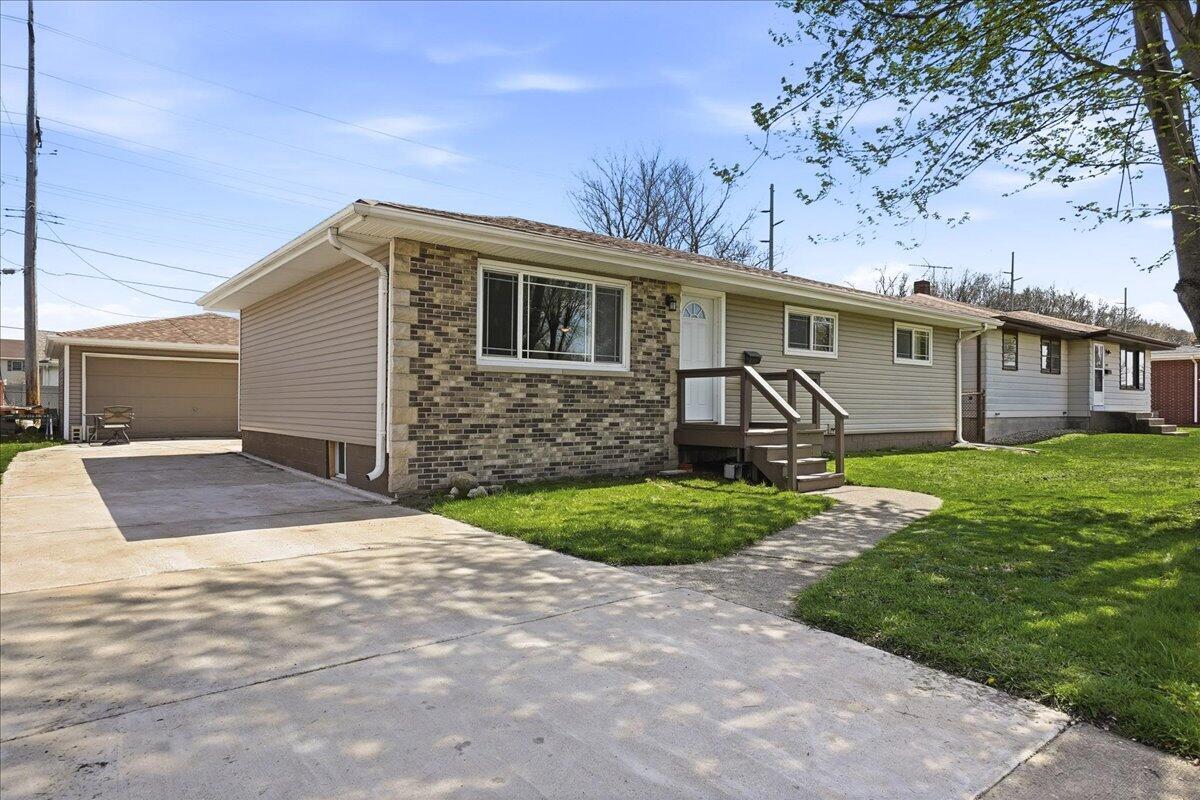 9937 Delaware Place, Highland, IN 46322; Image #2