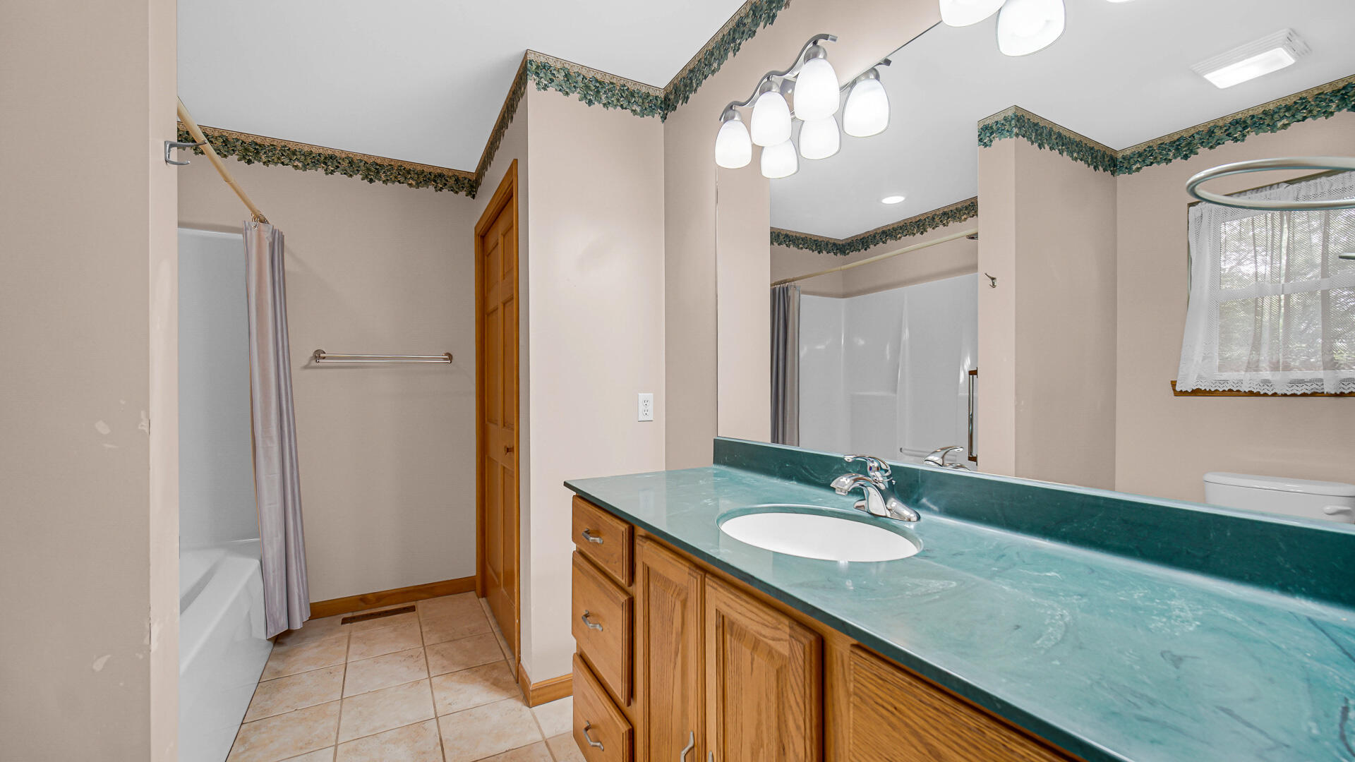 953 Portage Avenue, Chesterton, IN 46304; Image #12