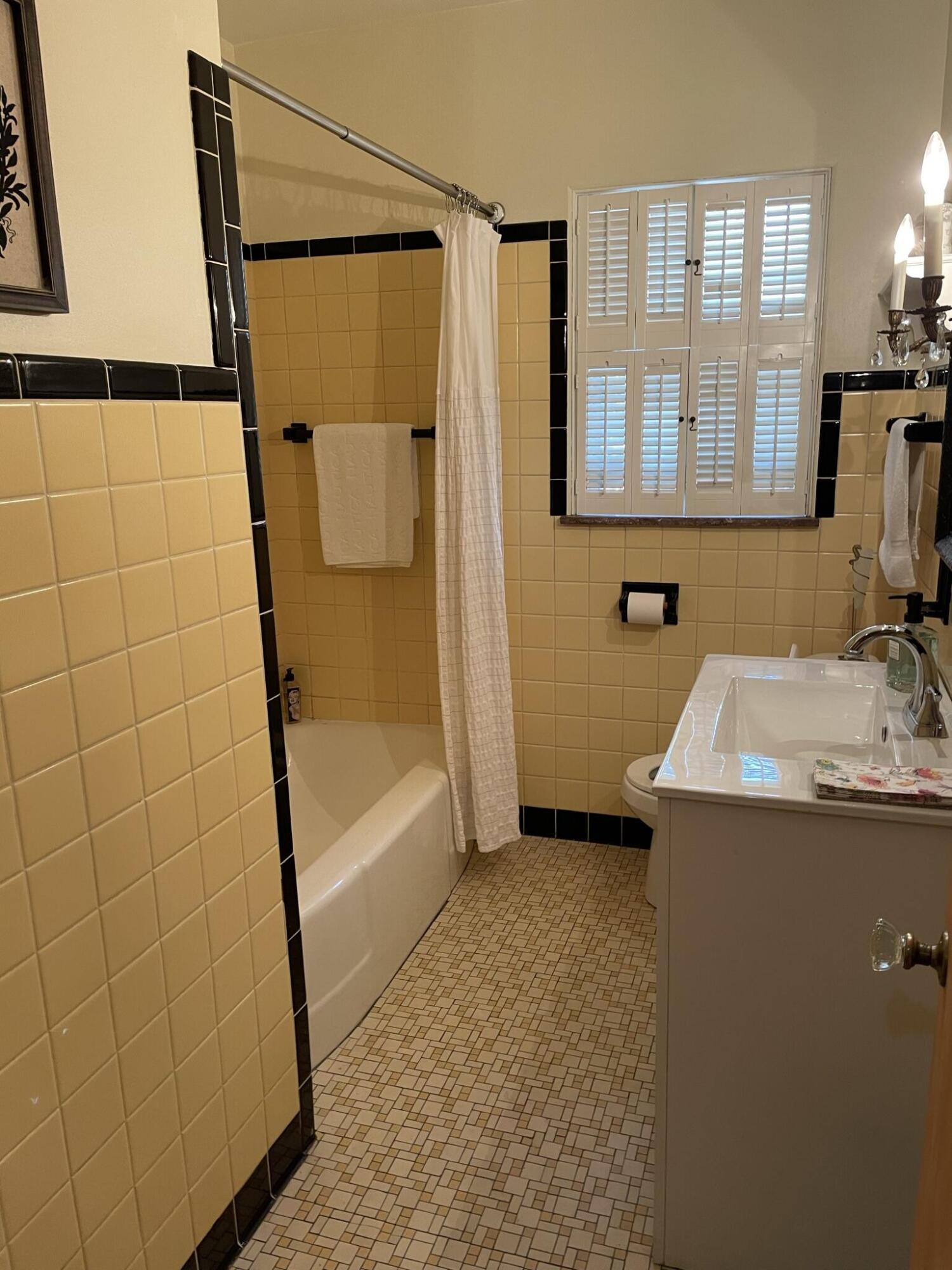 8245 Baring Avenue, Munster, IN 46321; Image #19