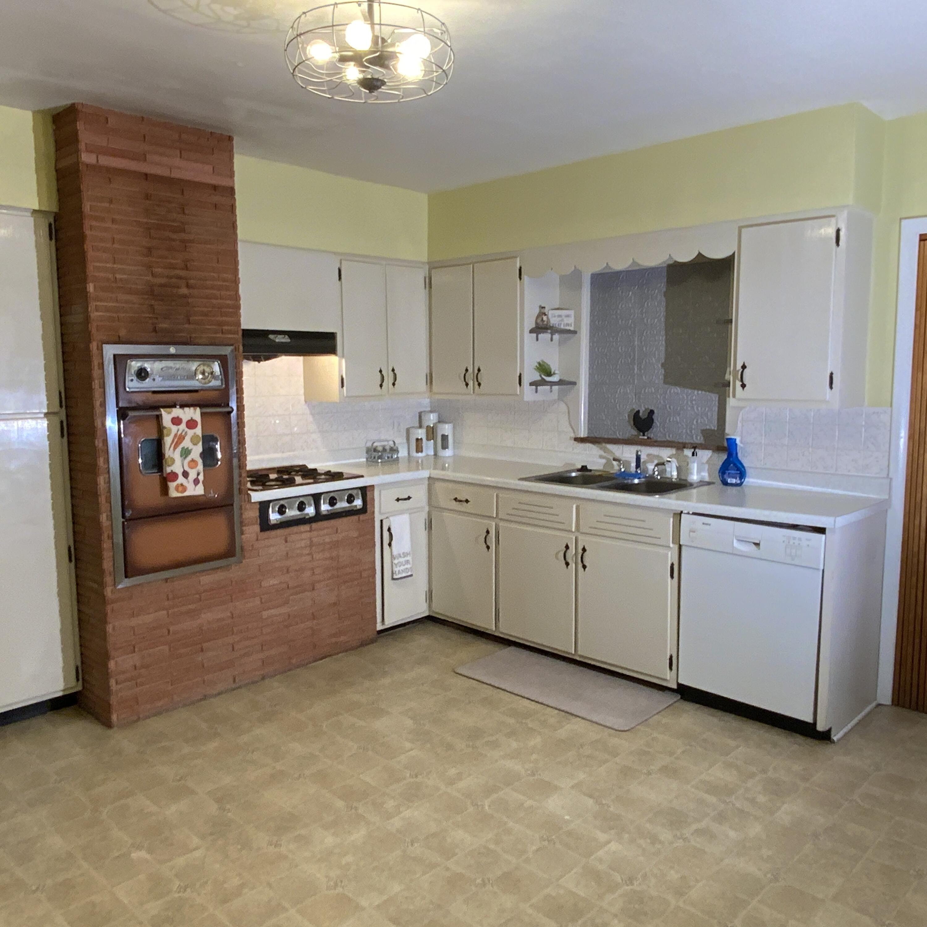 8245 Baring Avenue, Munster, IN 46321; Image #9