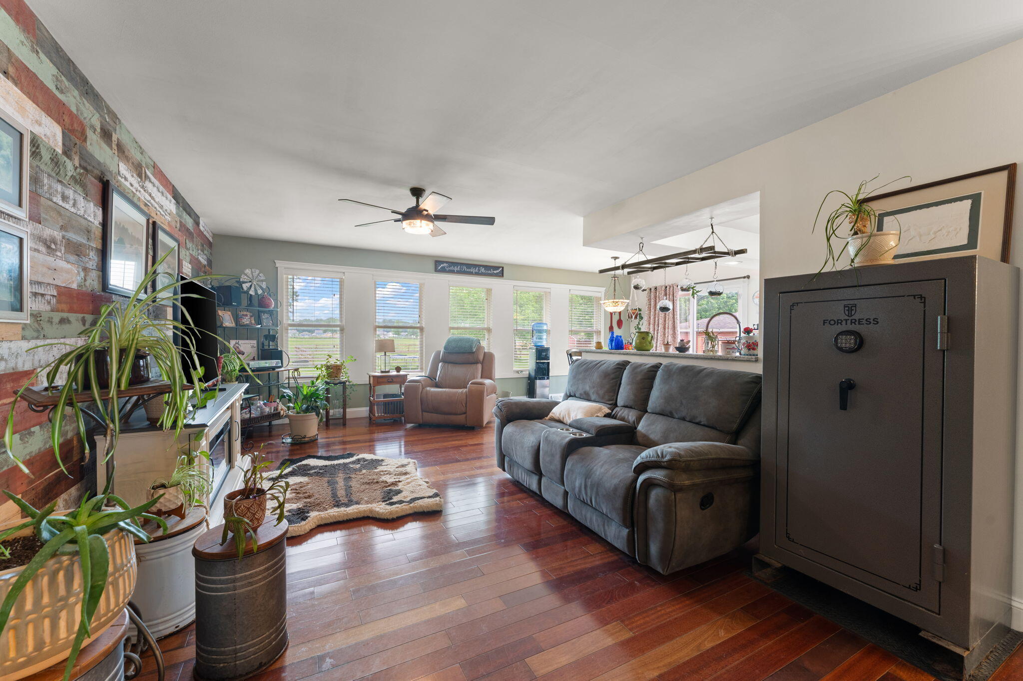 665 N 700 W, Hobart, IN 46342; Image #5