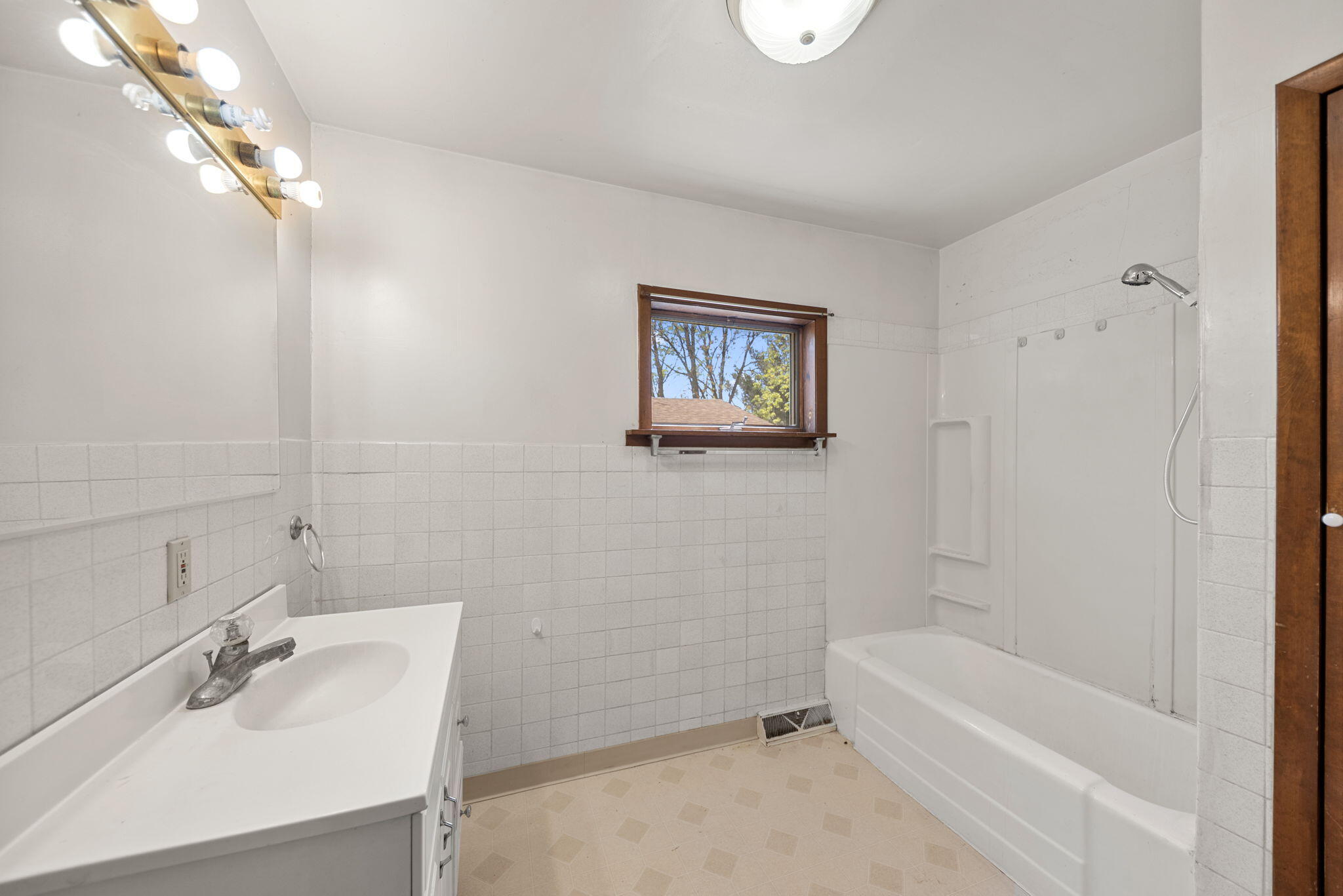 10585 W 93rd Avenue, St. John, IN 46373; Image #9