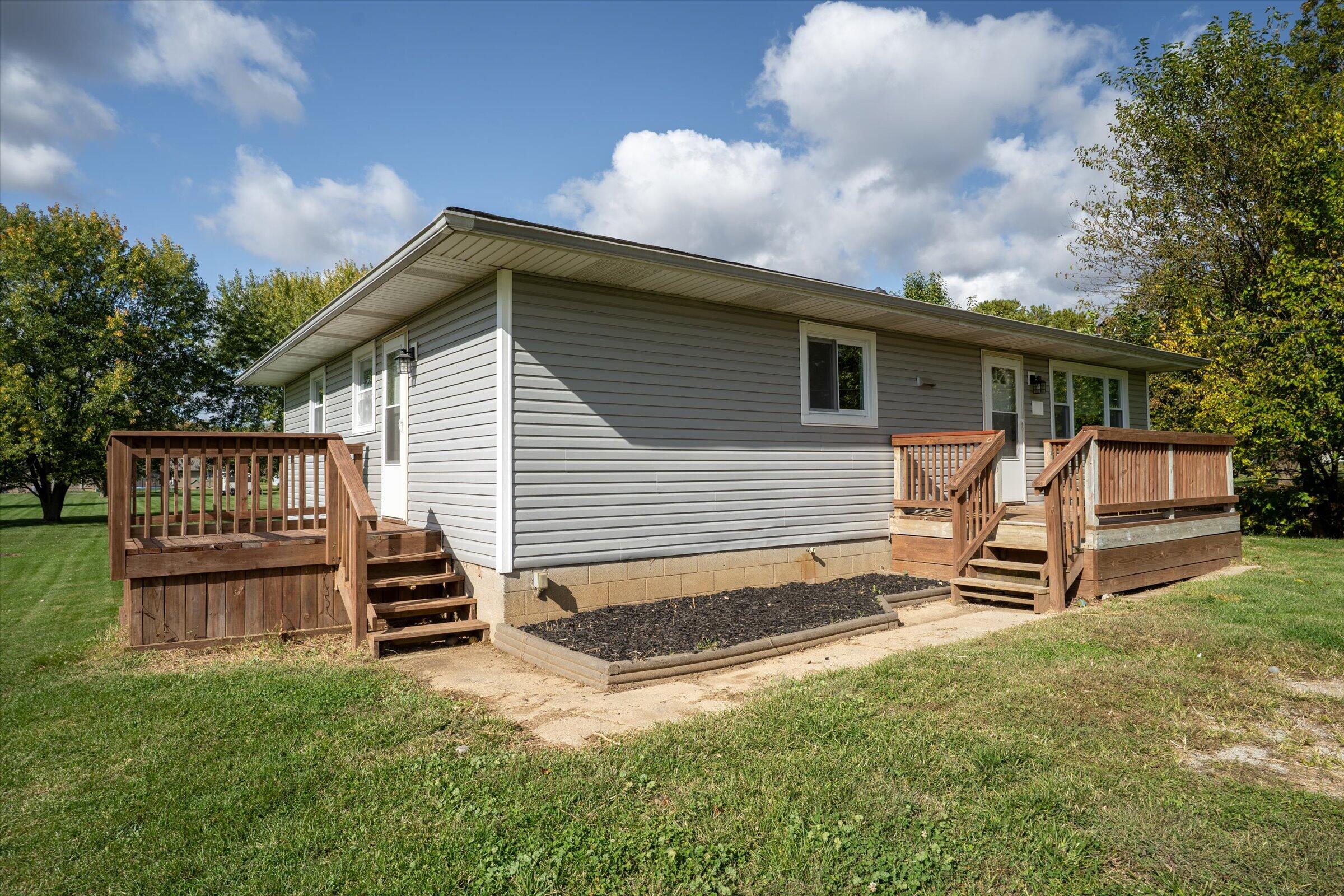 16 S 200 W, Valparaiso, IN 46385; Image #2