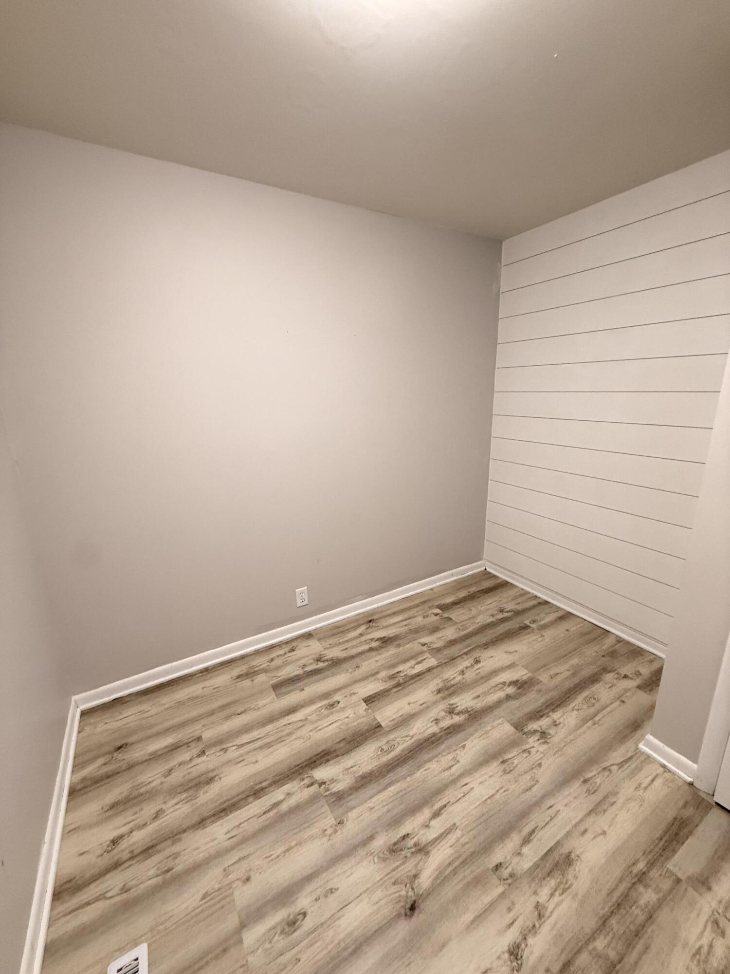16 S 200 W, Valparaiso, IN 46385; Image #28